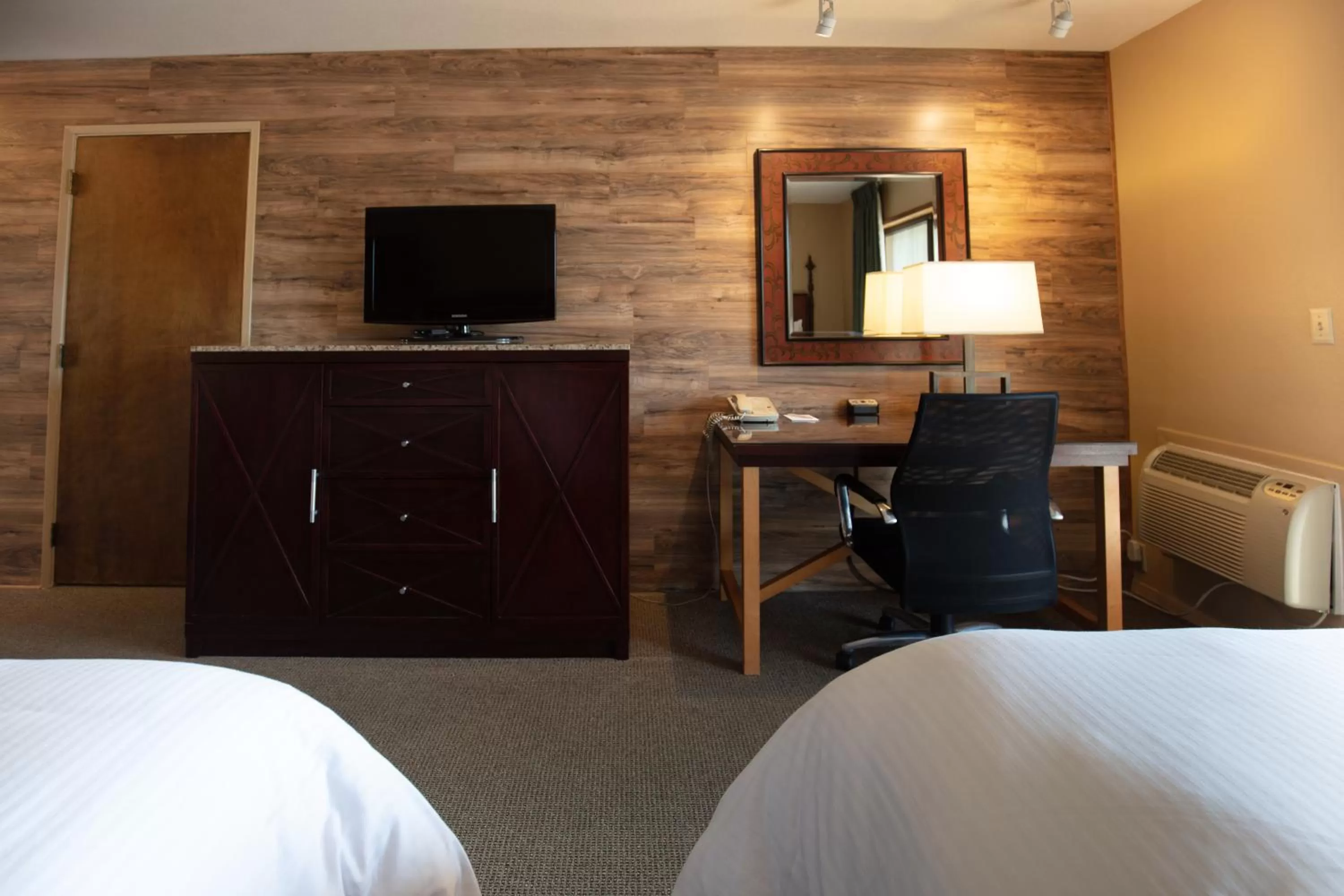 Bed in Riverside Inn