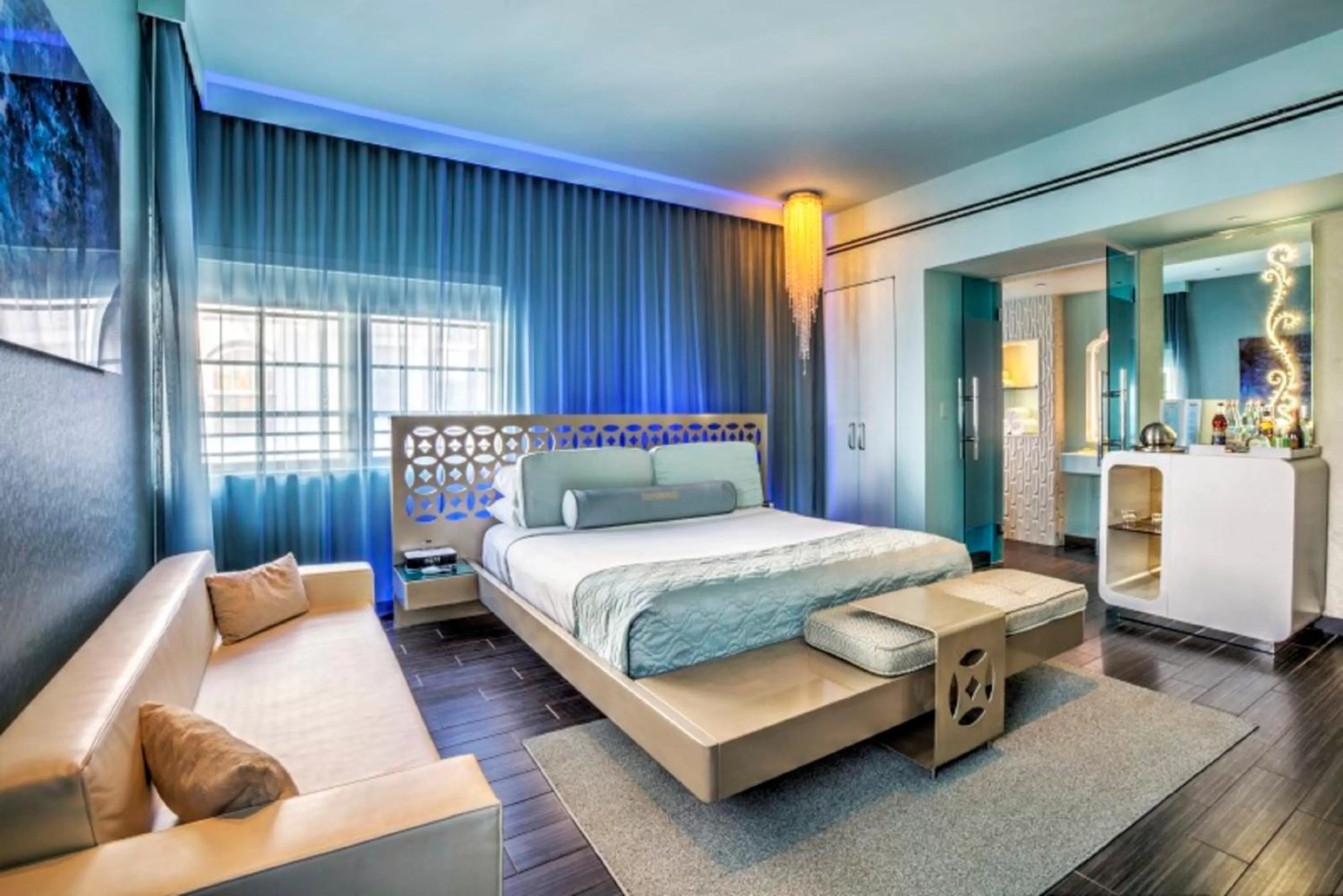 Bed in Dream South Beach, by Hyatt