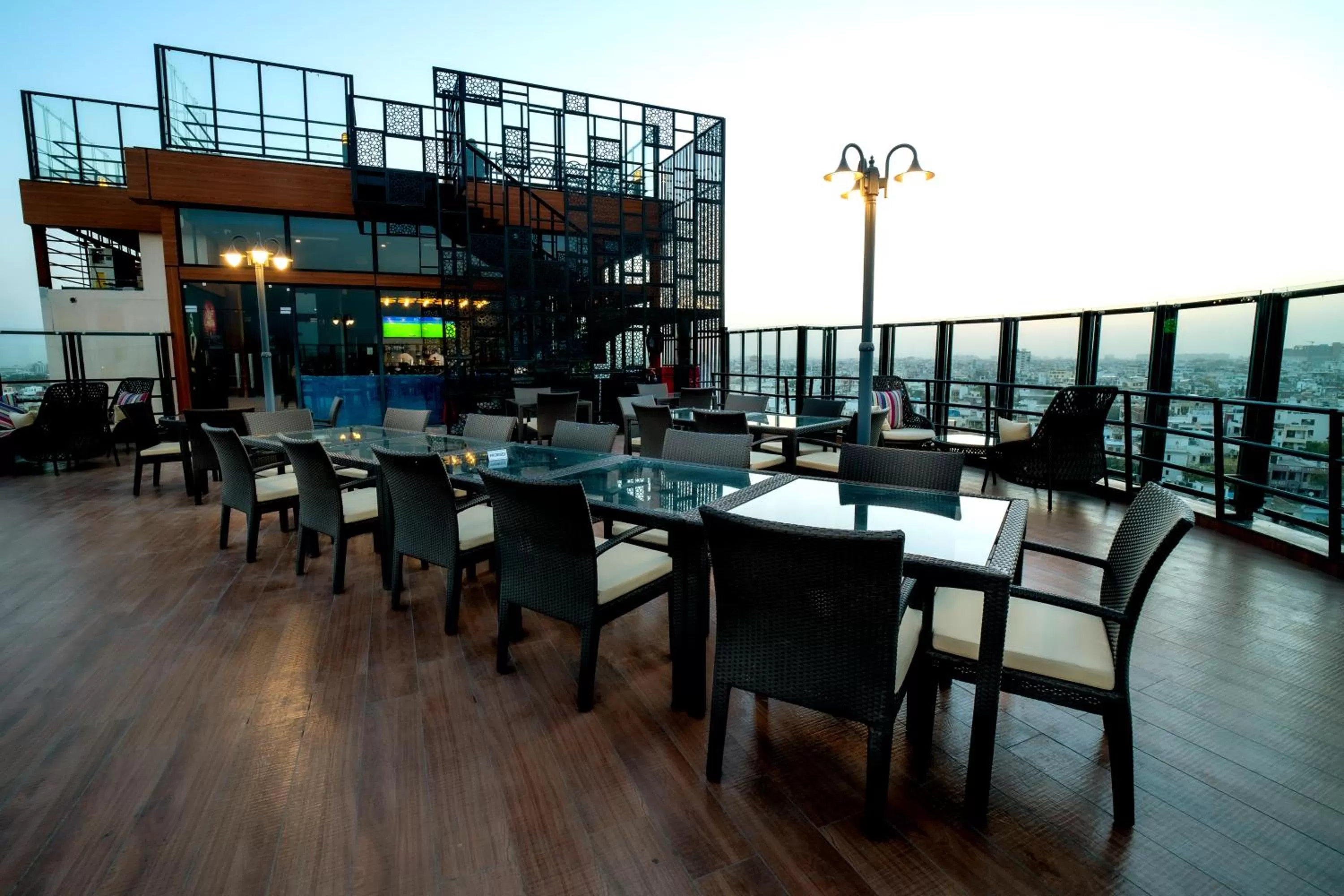 Restaurant/places to eat in Sarovar Portico Jaipur