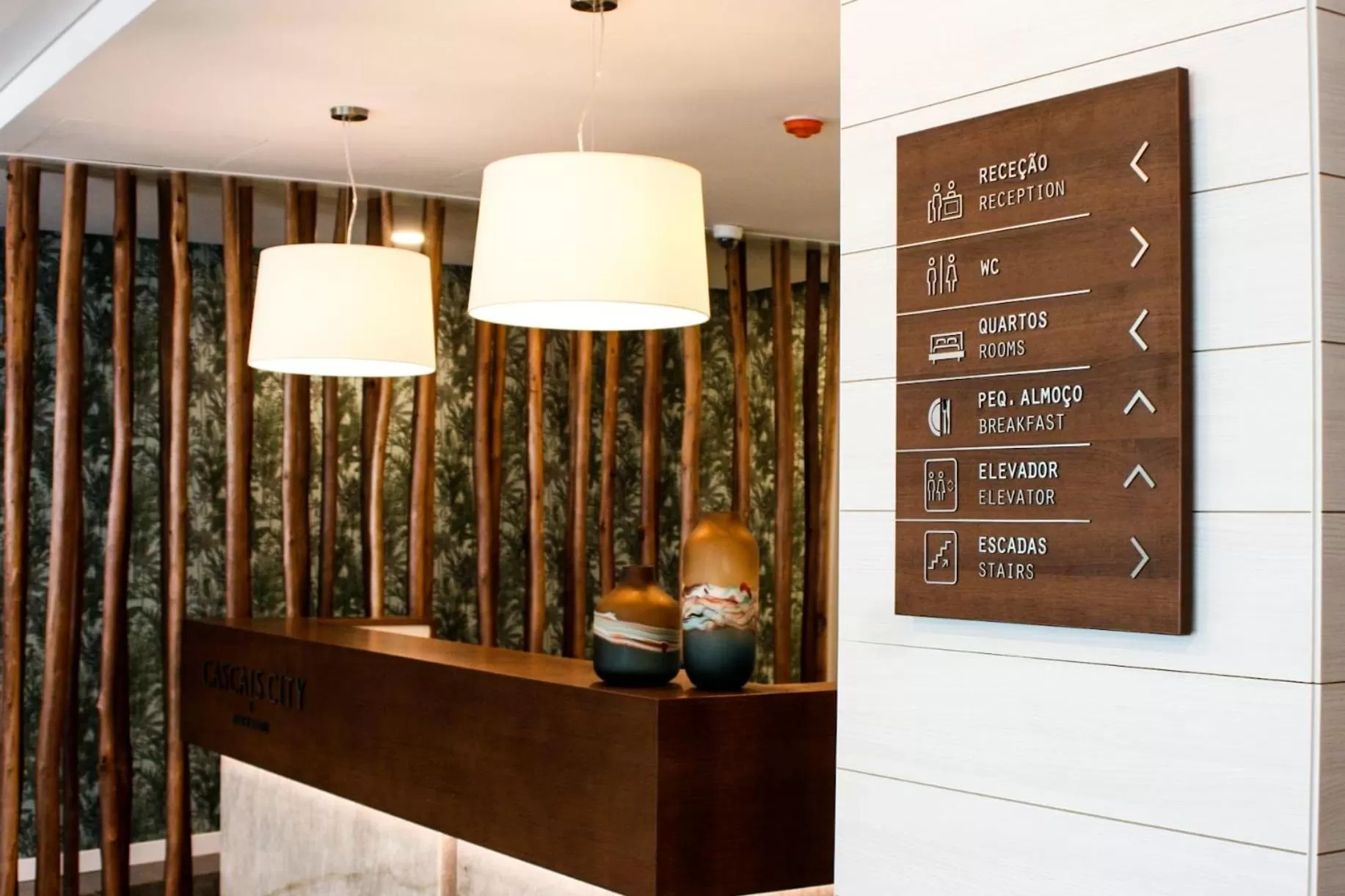 Lobby or reception in Cascais City & Beach Hotel