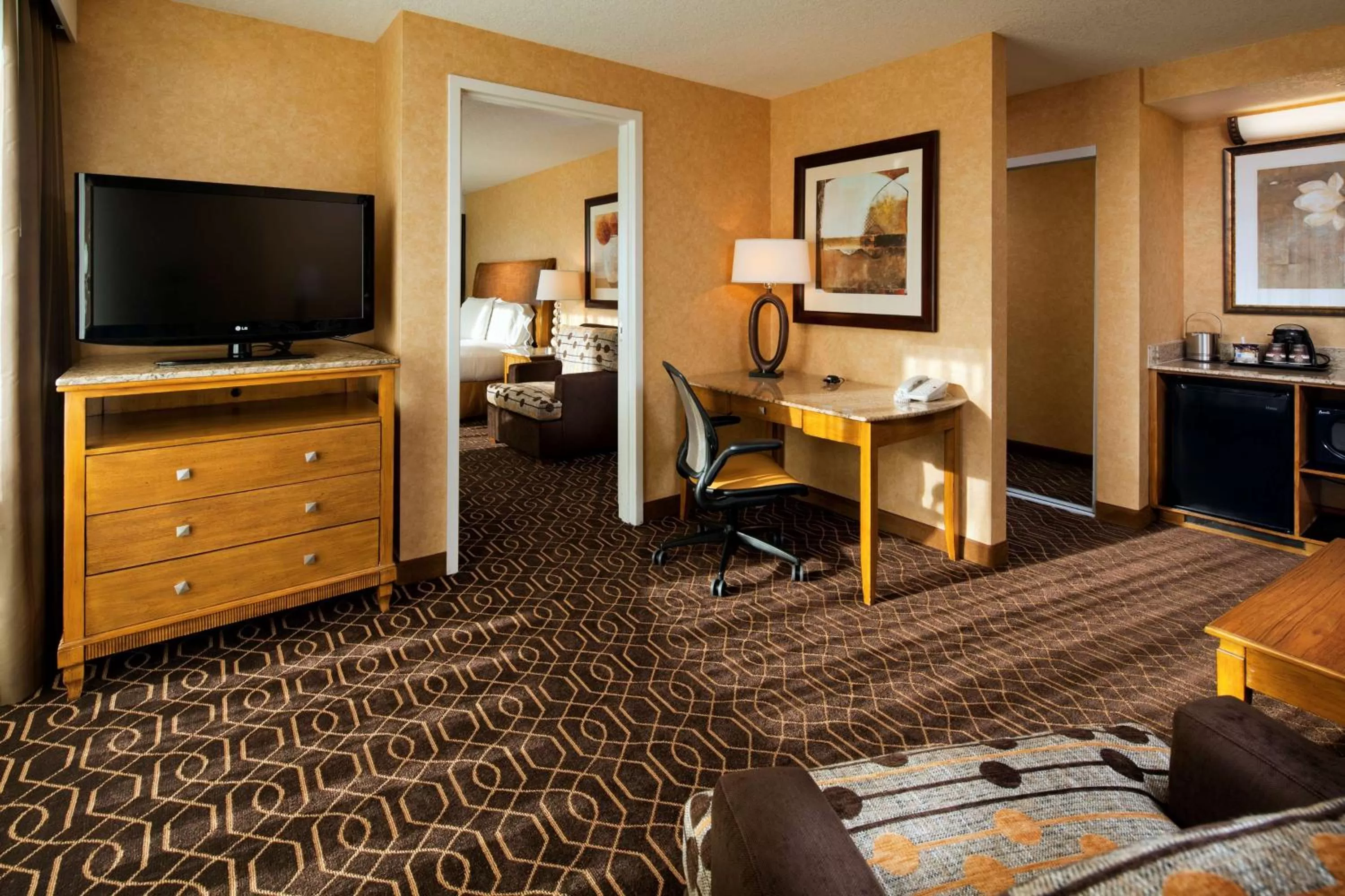 Living room, Bed in DoubleTree Suites By Hilton Anaheim Resort/Convention Center