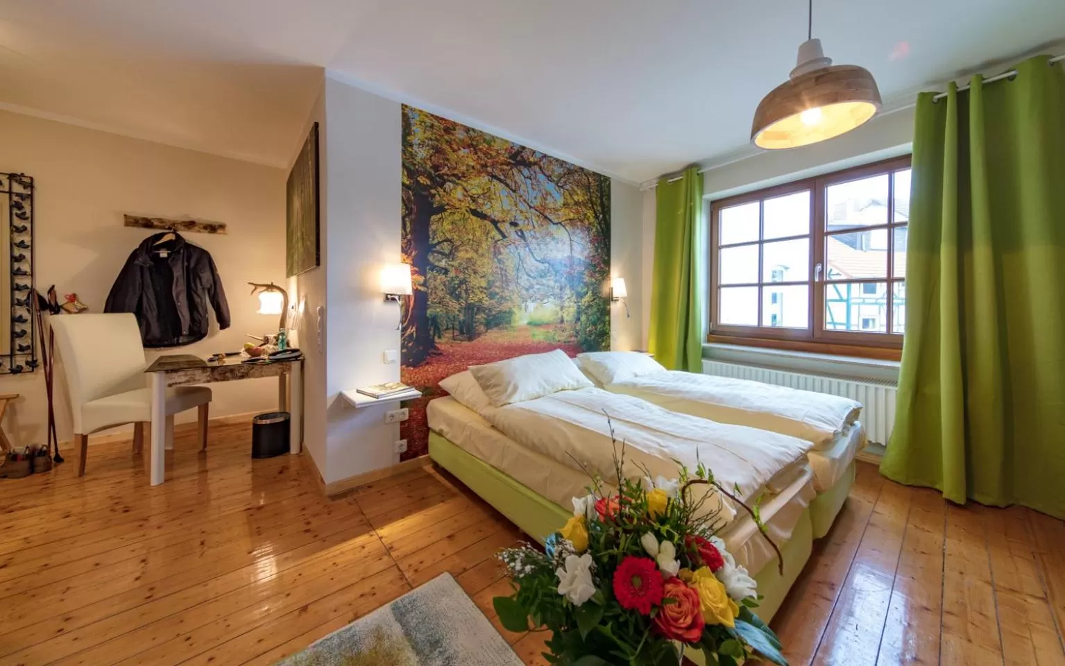 Balcony/Terrace, Bed in Hotel Goldflair am Rathaus