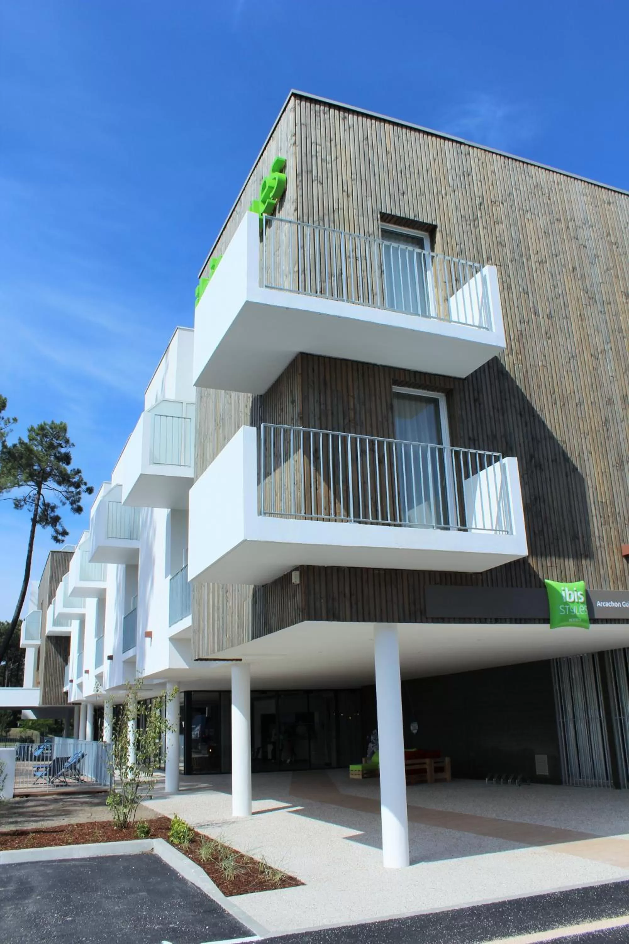 Property building in ibis Styles Arcachon Gujan Mestras