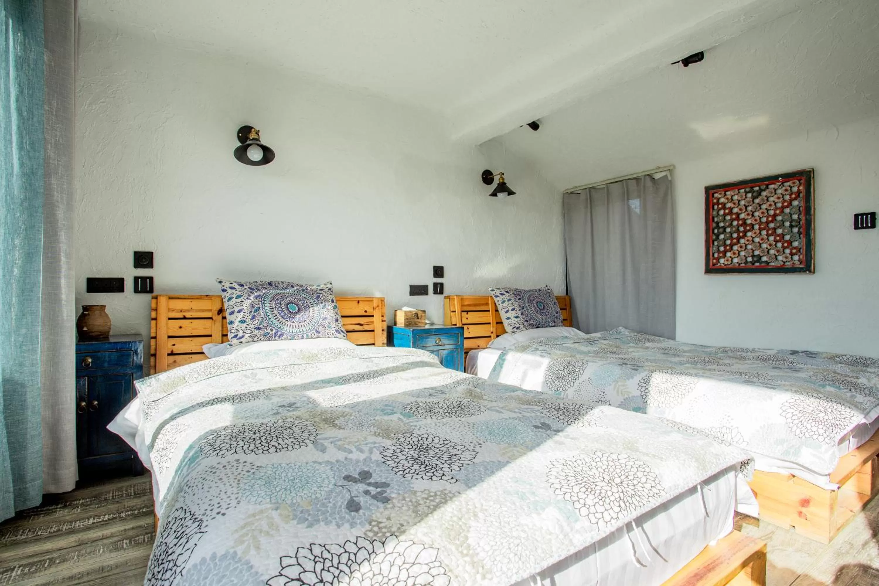 bunk bed, Bed in Hidden Hotel