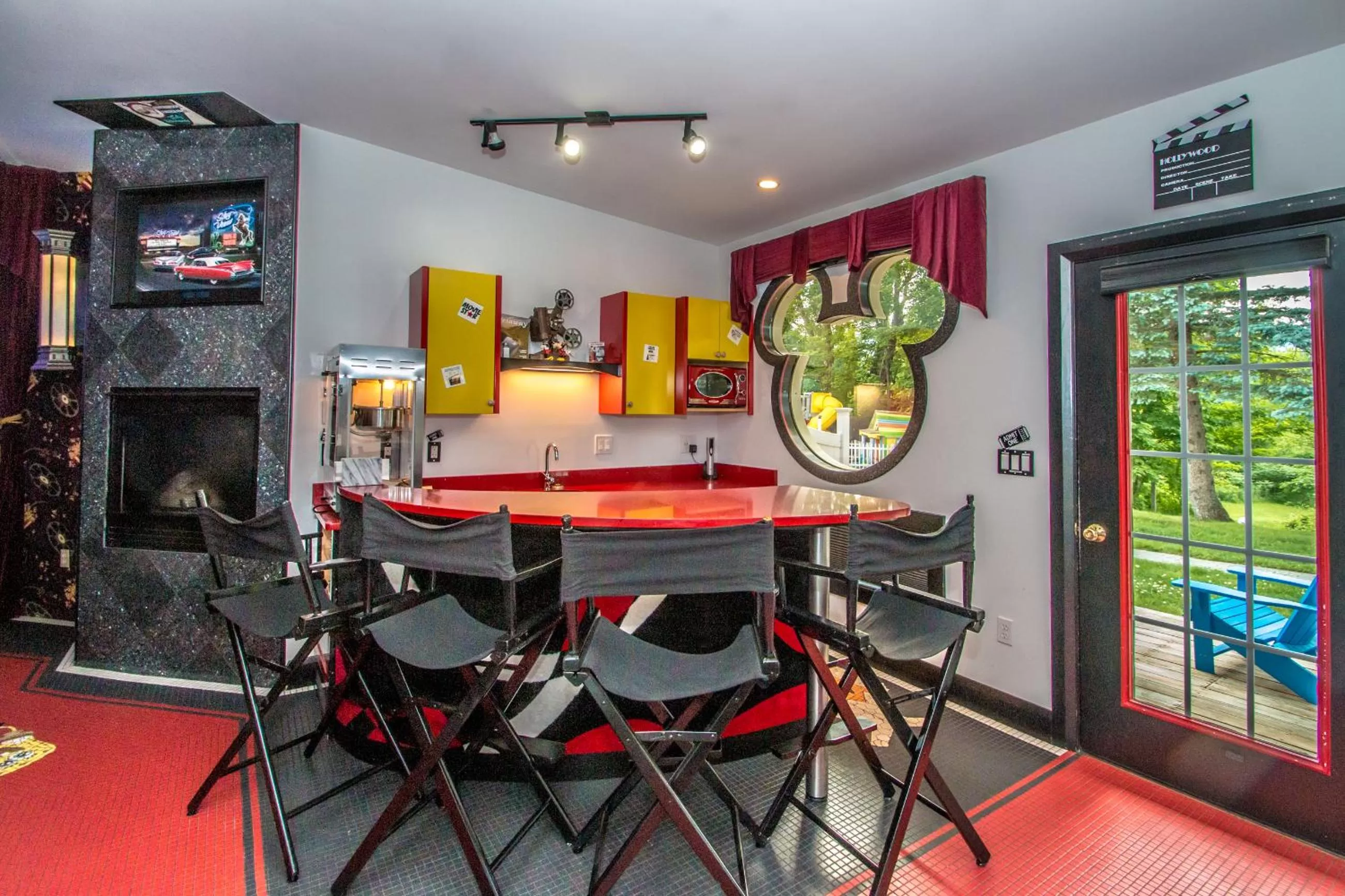 Kitchen or kitchenette in Adventure Suites