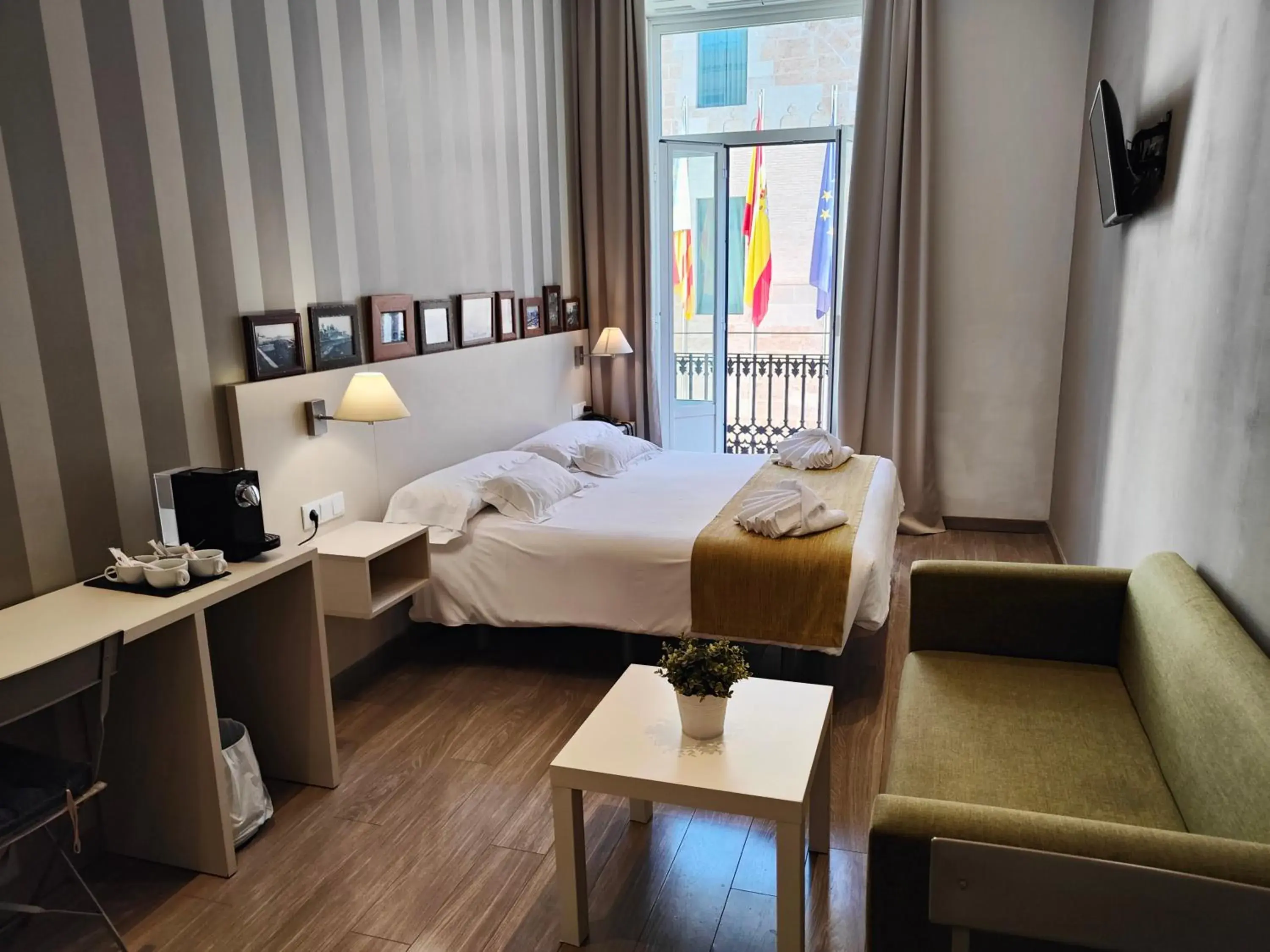 Deluxe Family Room in Hotel San Lorenzo Boutique Deluxe Family Room in Hotel San Lorenzo Boutique