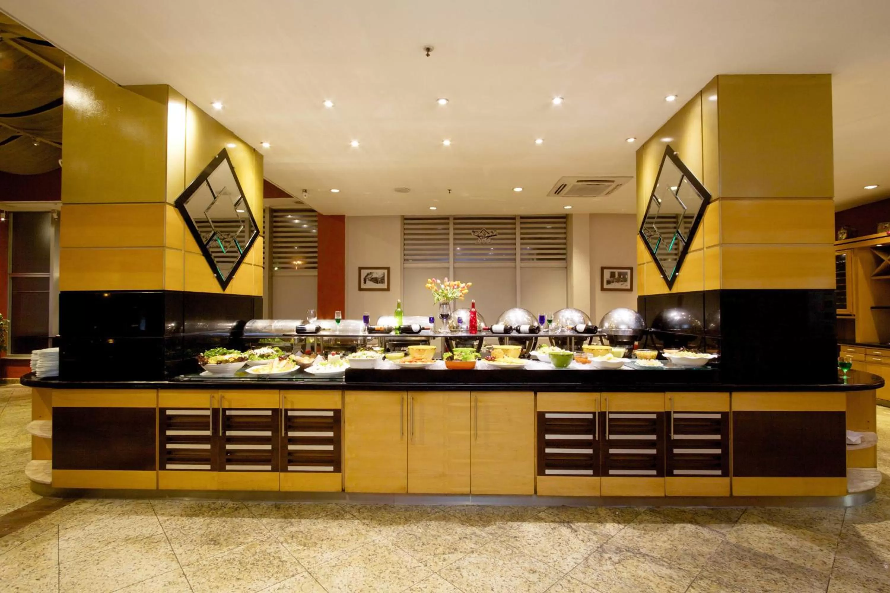 Restaurant/Places to Eat in Bristol International Guarulhos