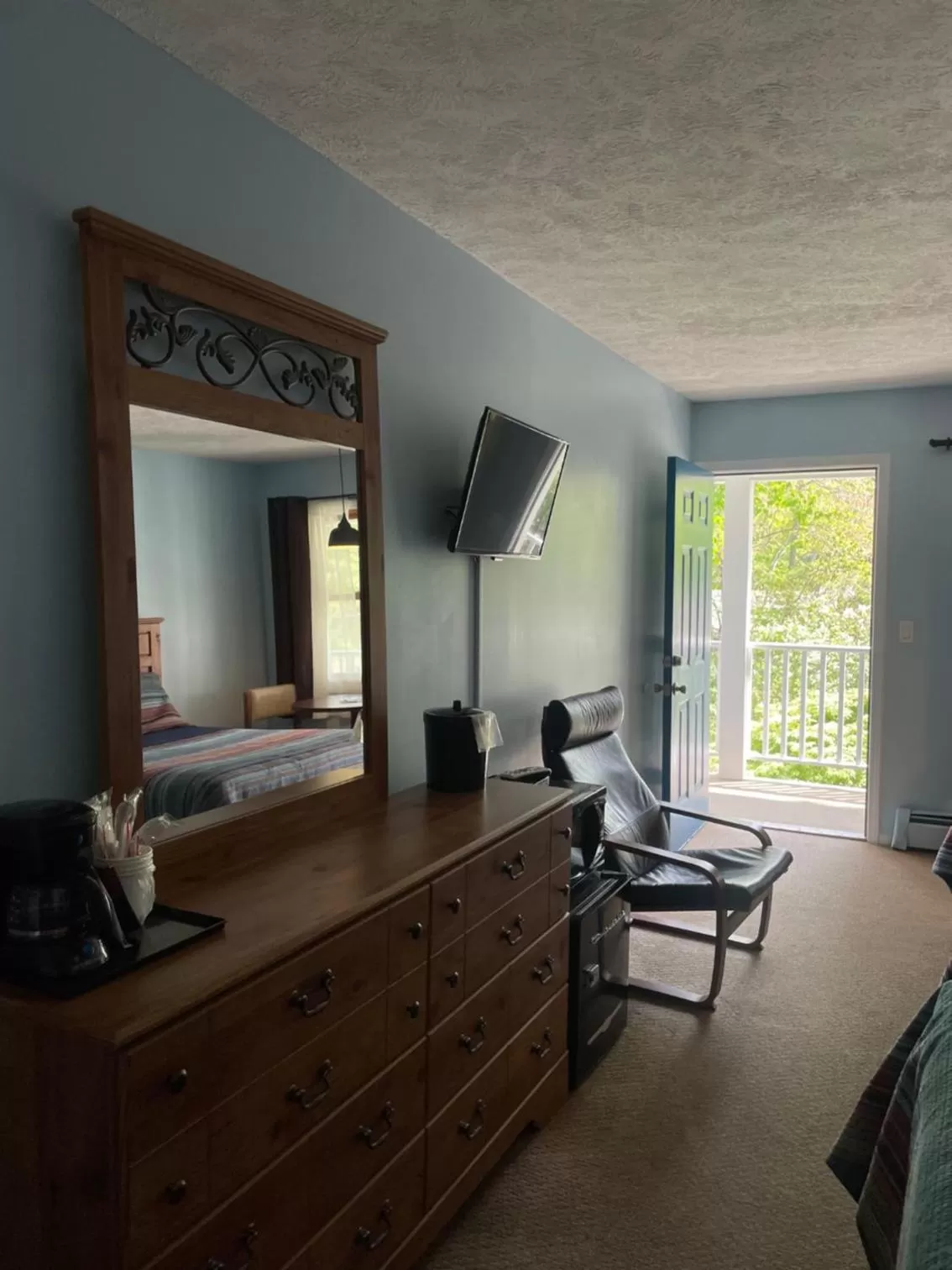 Bed in M22 Inn Glen Arbor