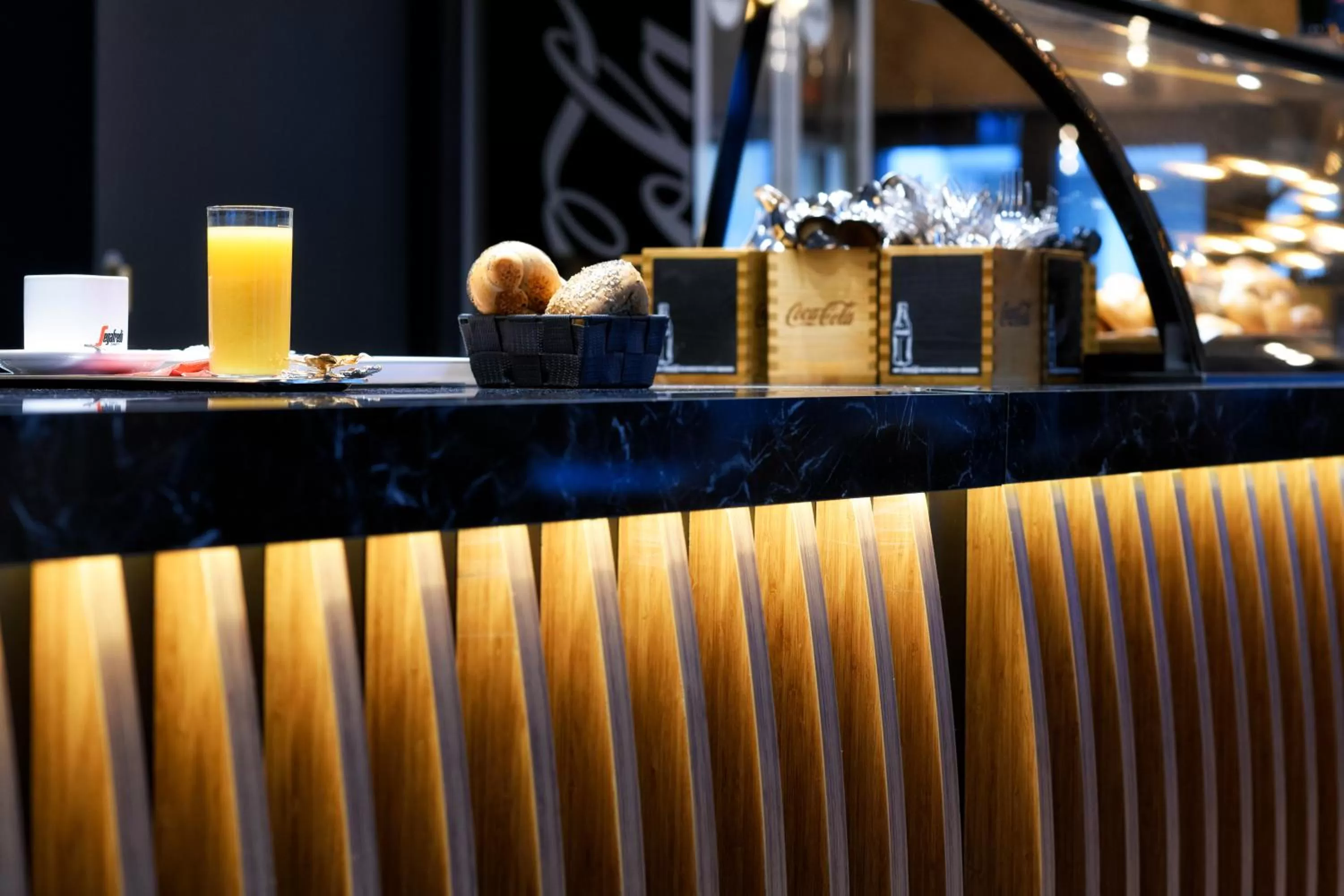 Lounge or bar in PARKHOTEL BRAUNAU - 24 Stunden Self Check-IN