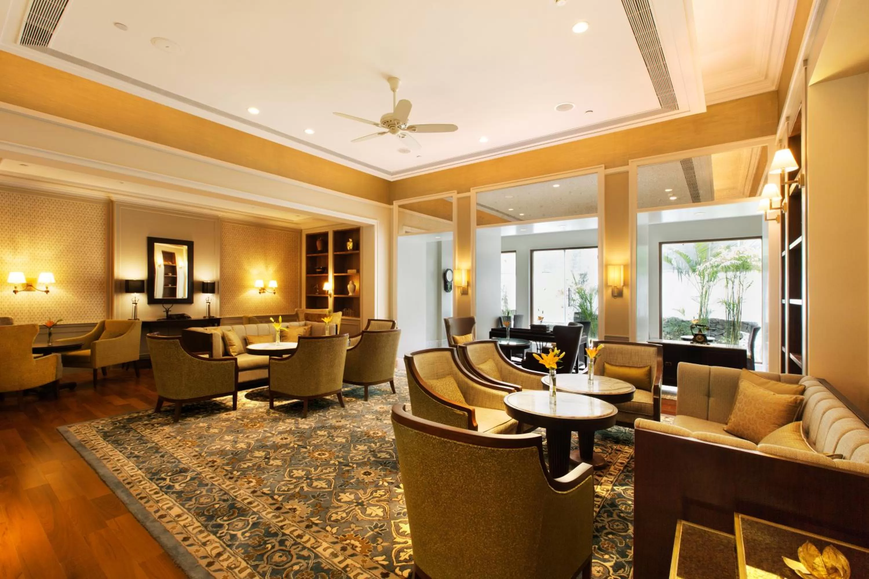 Lounge or bar in Taj Connemara, Chennai