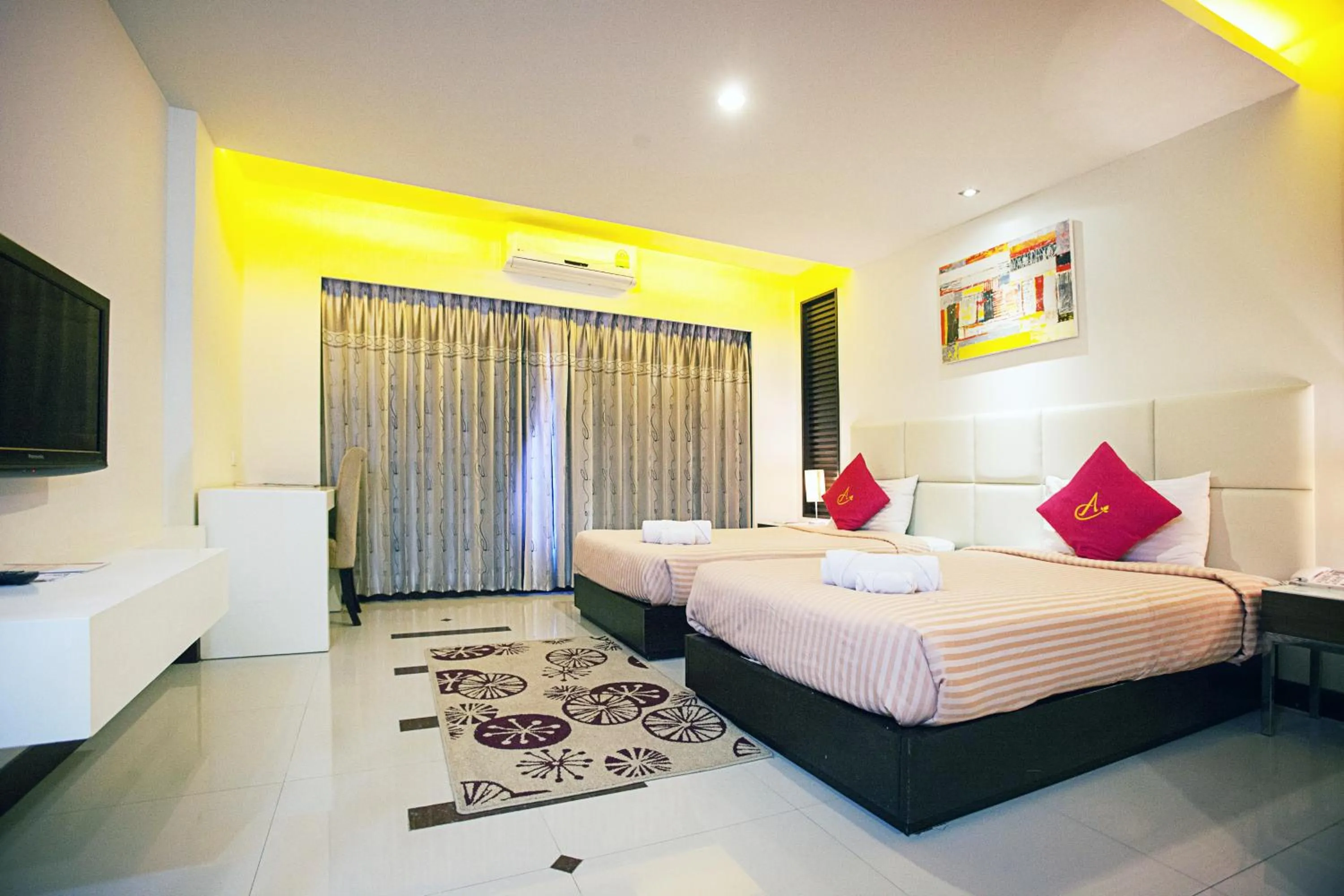 Day, Bed in Ayara Grand Palace Hotel