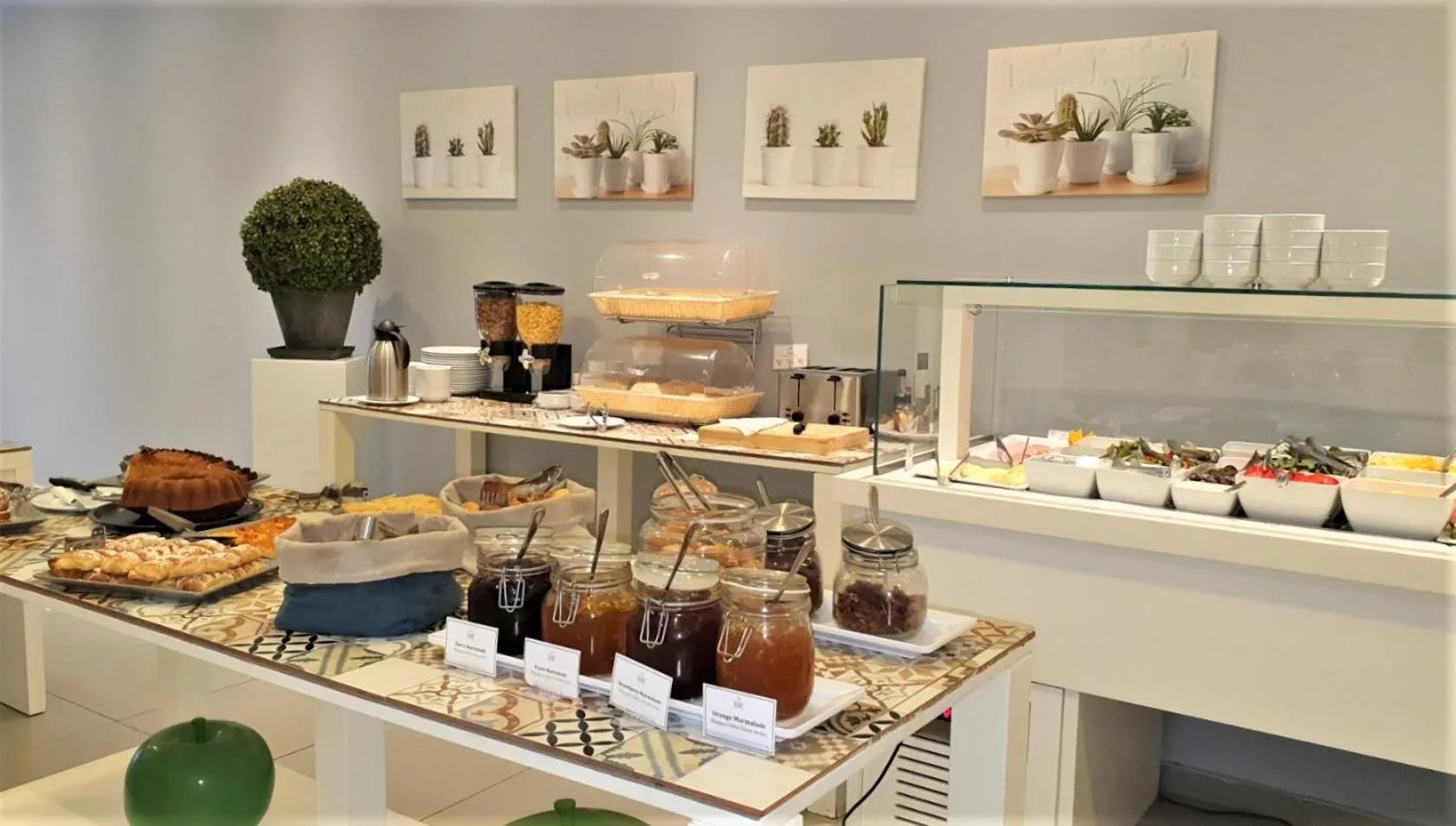 Breakfast in Elite Hotel