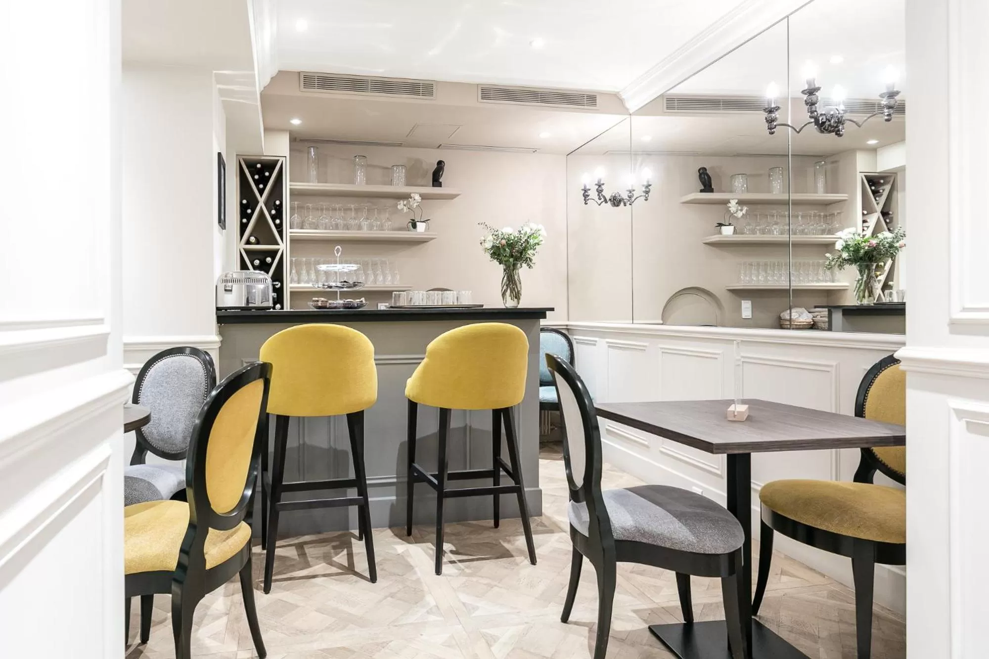 Dining area in Hotel Saint Christophe