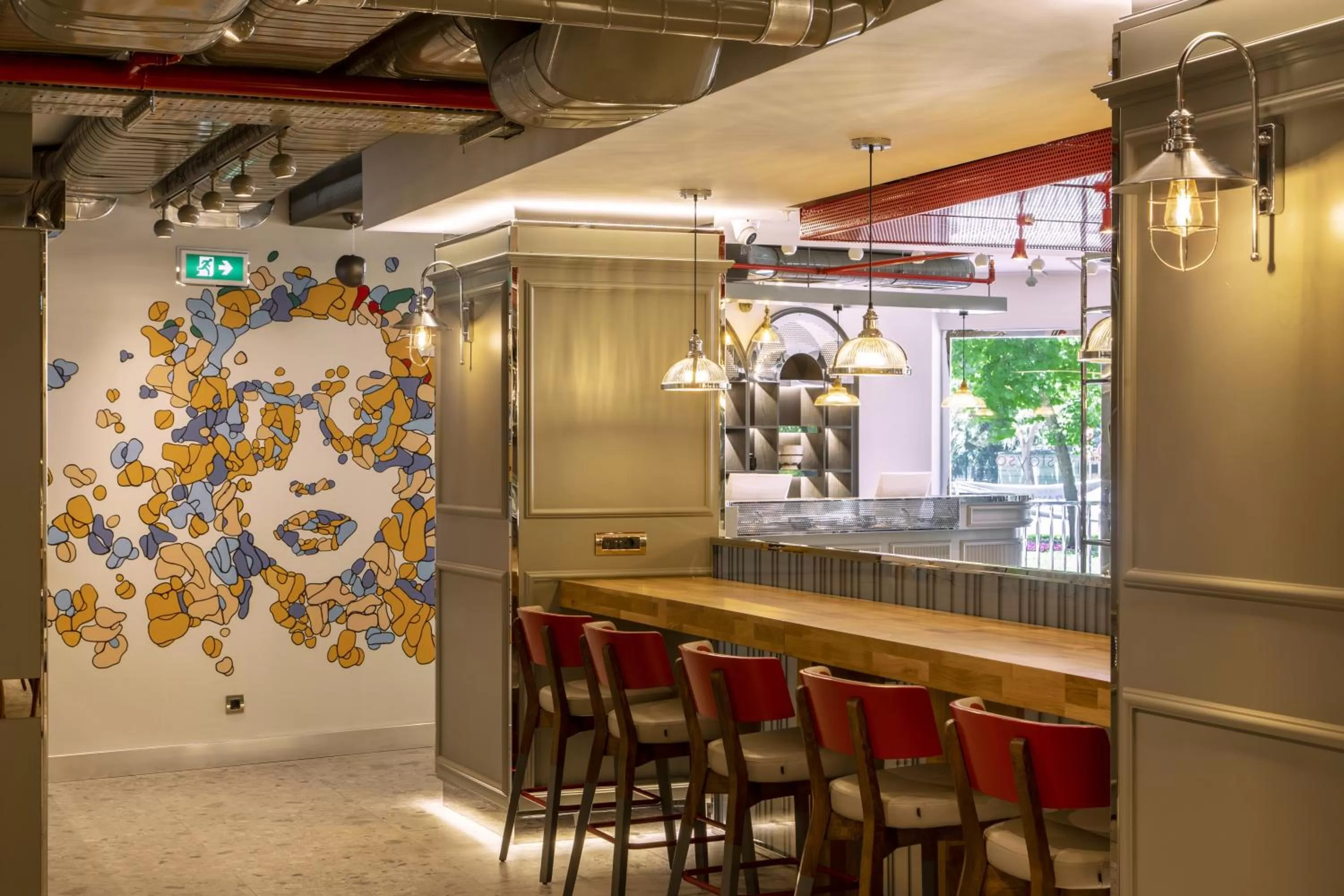 Restaurant/places to eat in Stayso The House Hotel