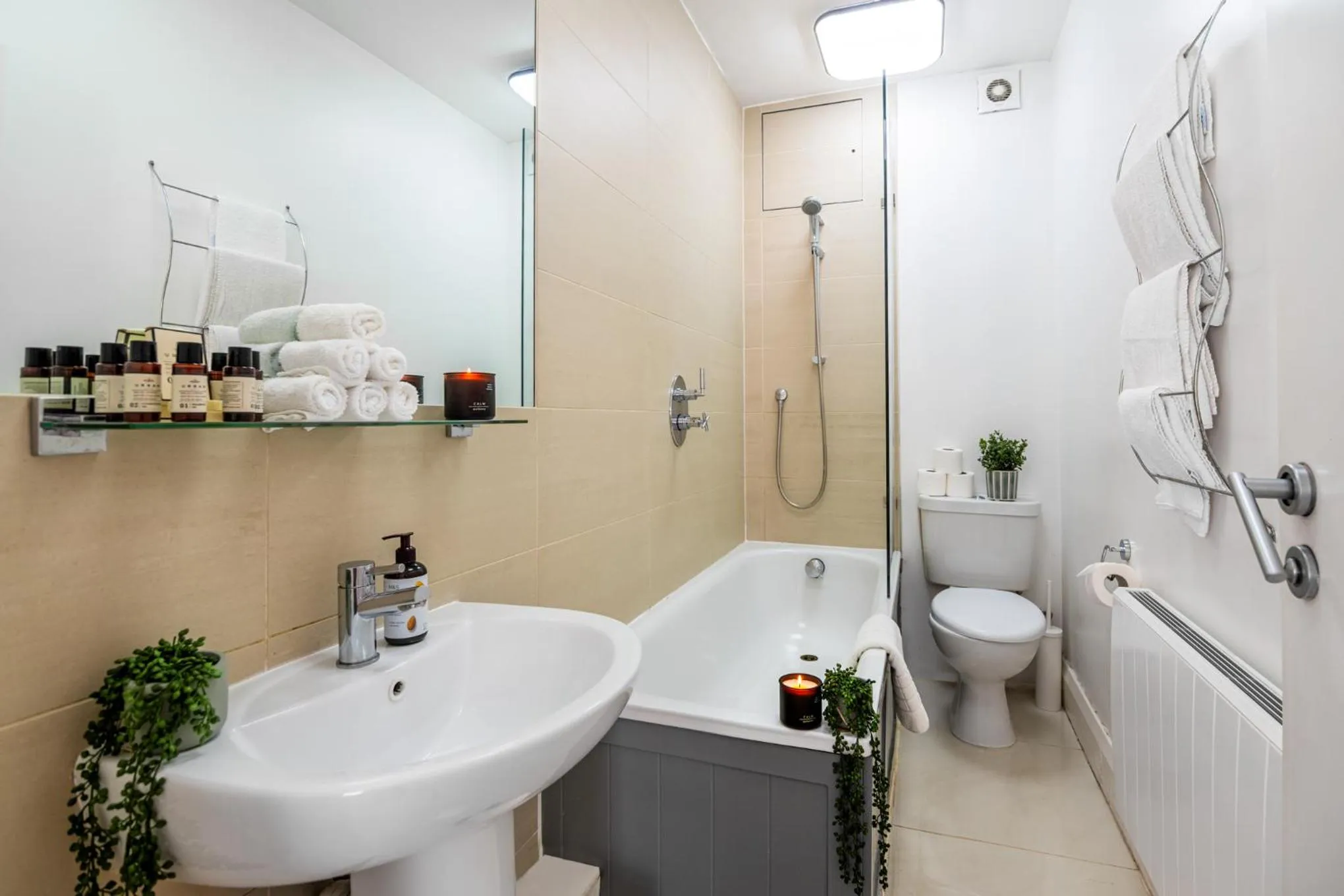 Shower, Bathroom in Bond Street Serviced Apartment