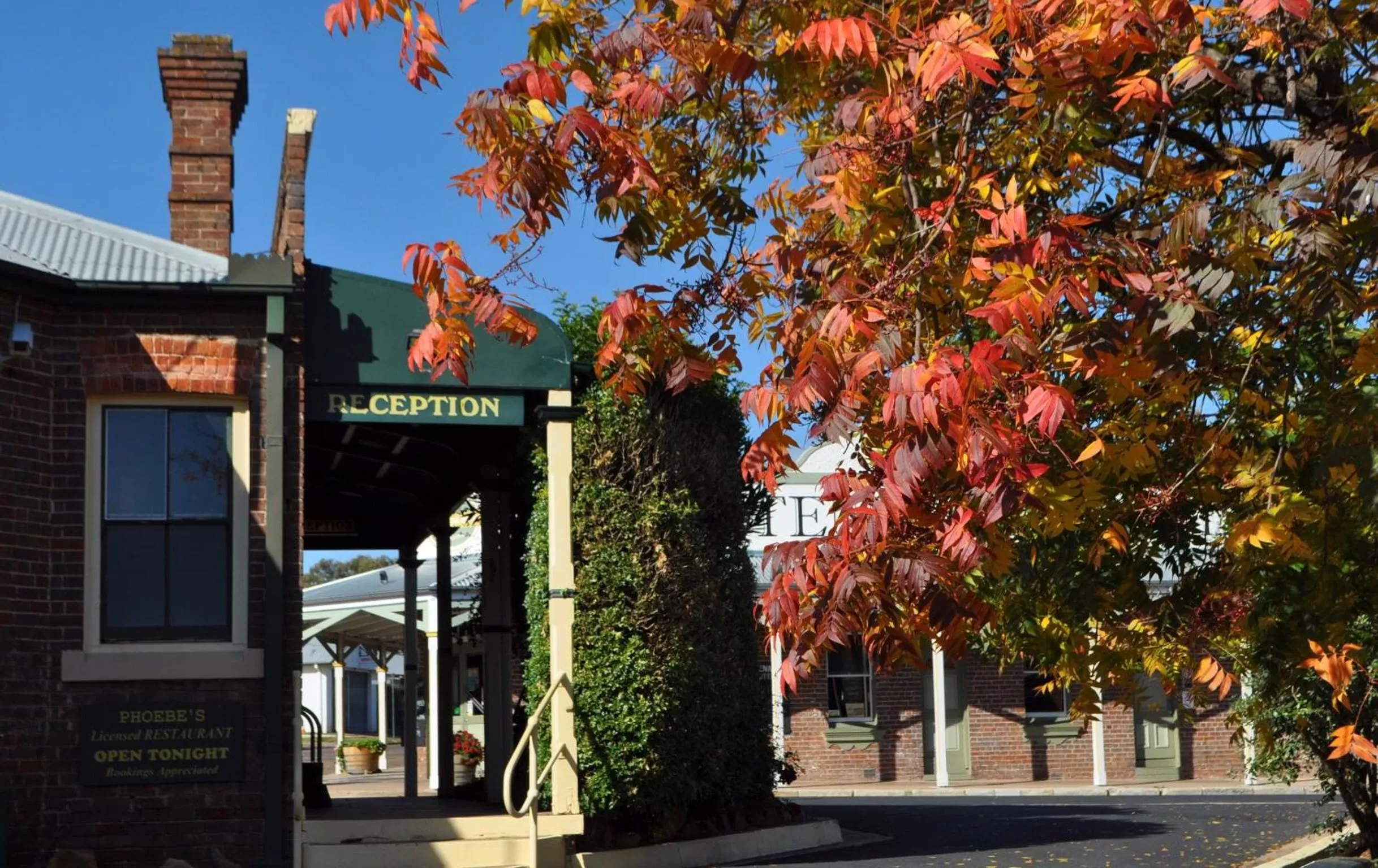 Property building in Ten Dollar Town Motel