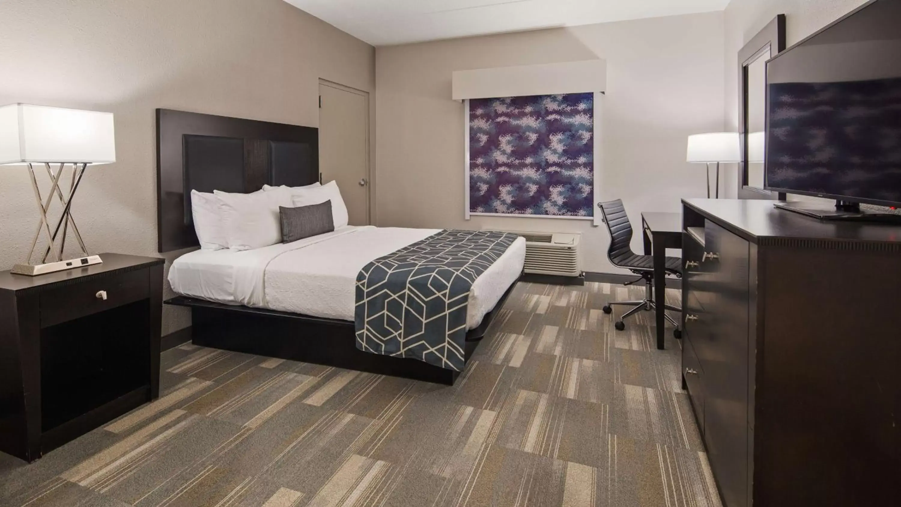 Queen Room with with Mobility Accessible Roll-In Shower in Best Western Plus Wilkes Barre-Scranton Airport Hotel Queen Room with with Mobility Accessible Roll-In Shower in Best Western Plus Wilkes Barre-Scranton Airport Hotel
