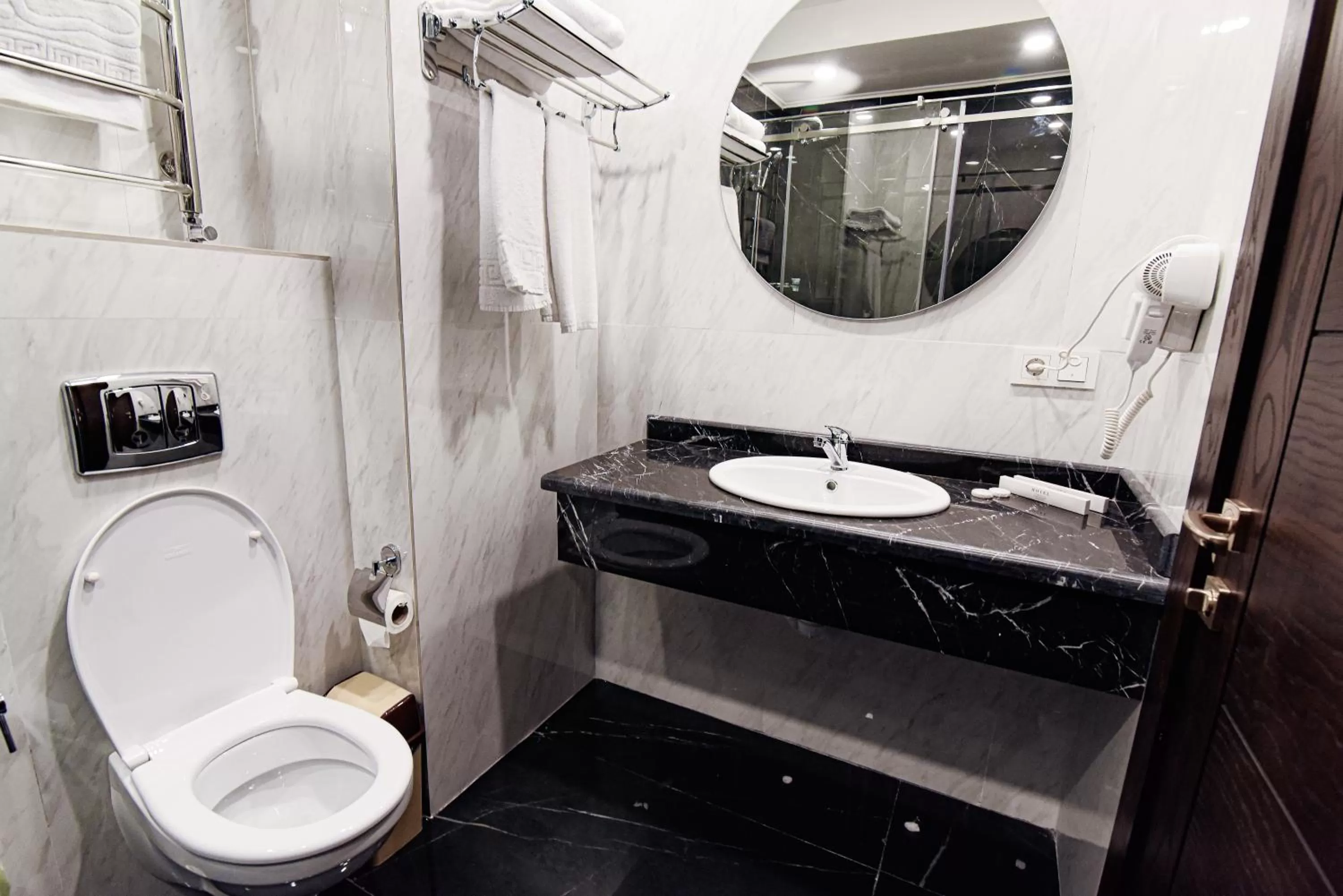 Bathroom in East Palace Hotel