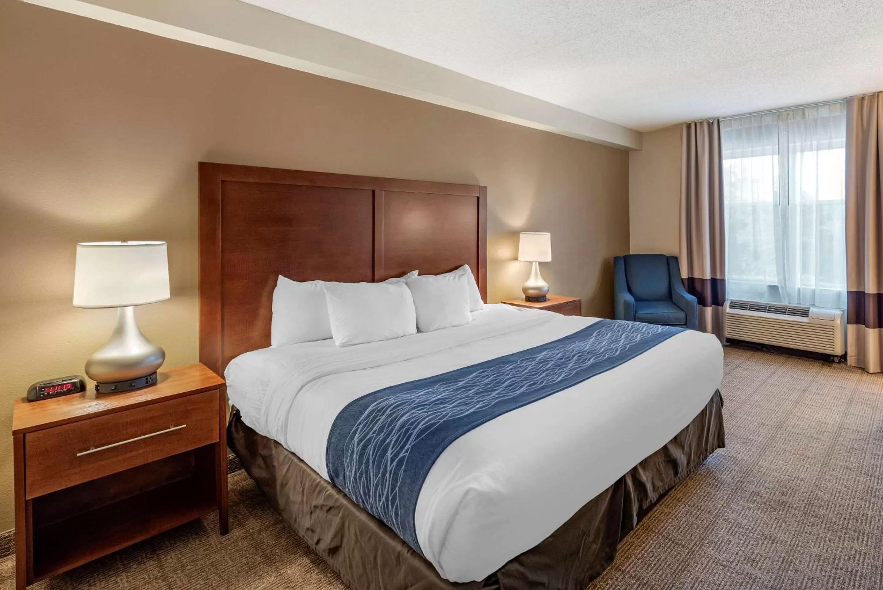 Photo of the whole room, Bed in Comfort Inn & Suites Virginia Beach - Norfolk Airport