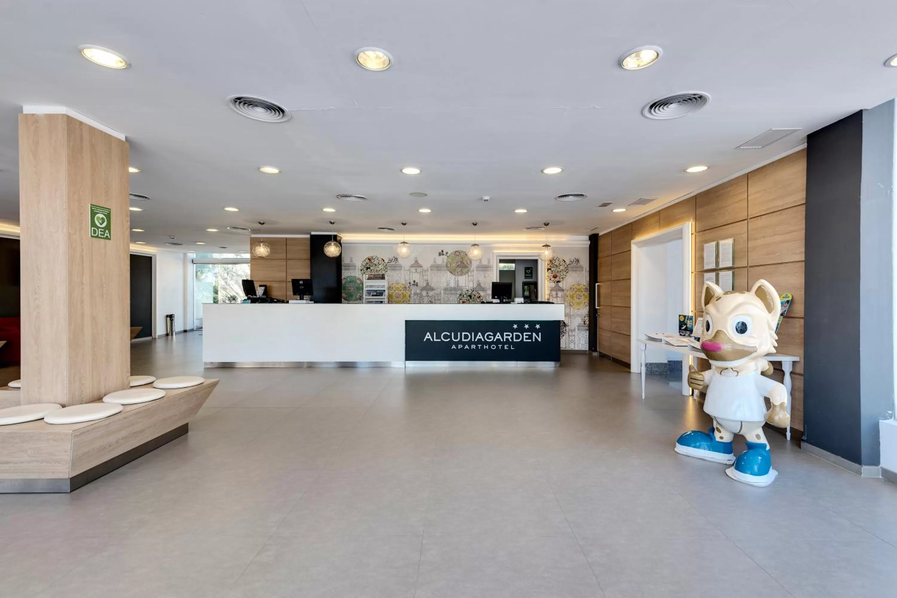 Lobby or reception in Alcudia Garden Aparthotel