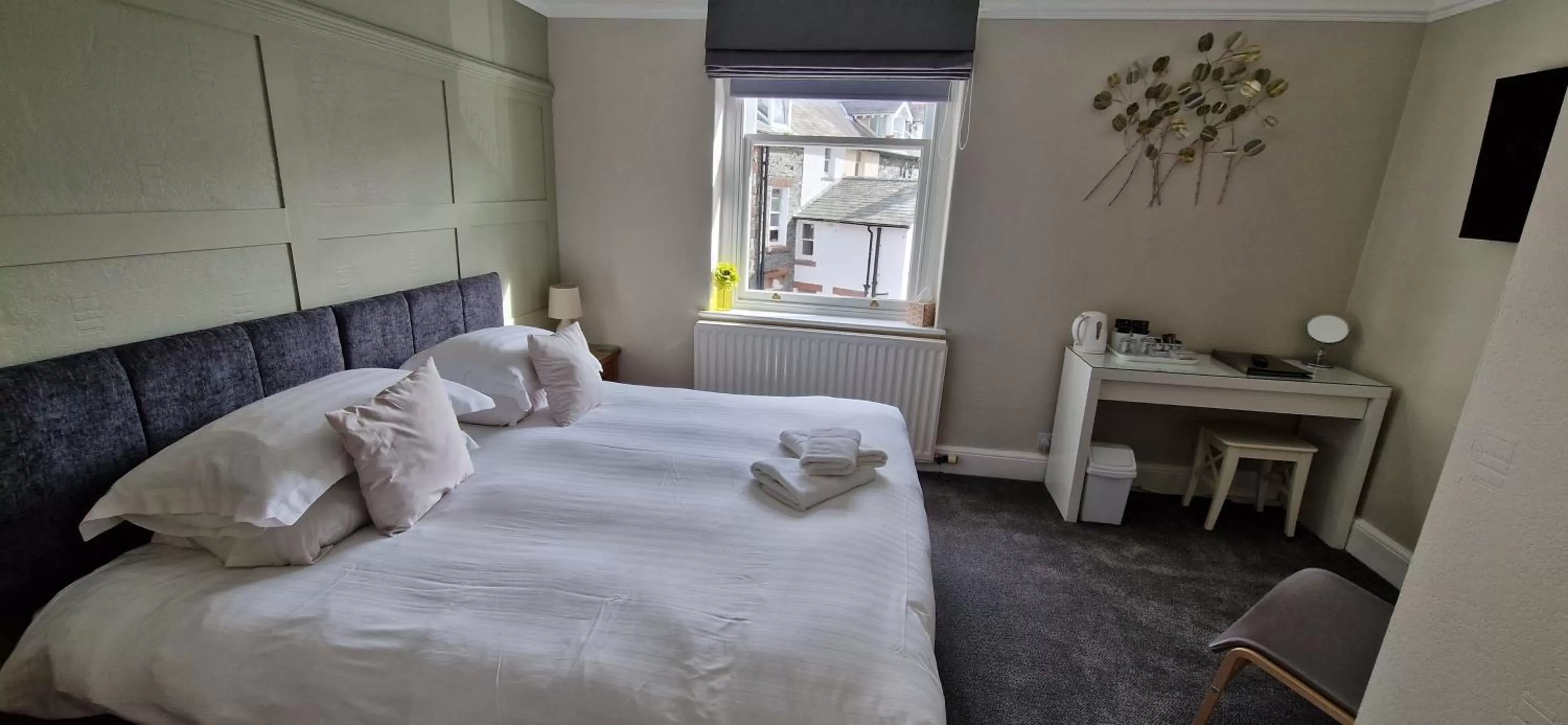 Bedroom, Bed in Glencoe Guest House