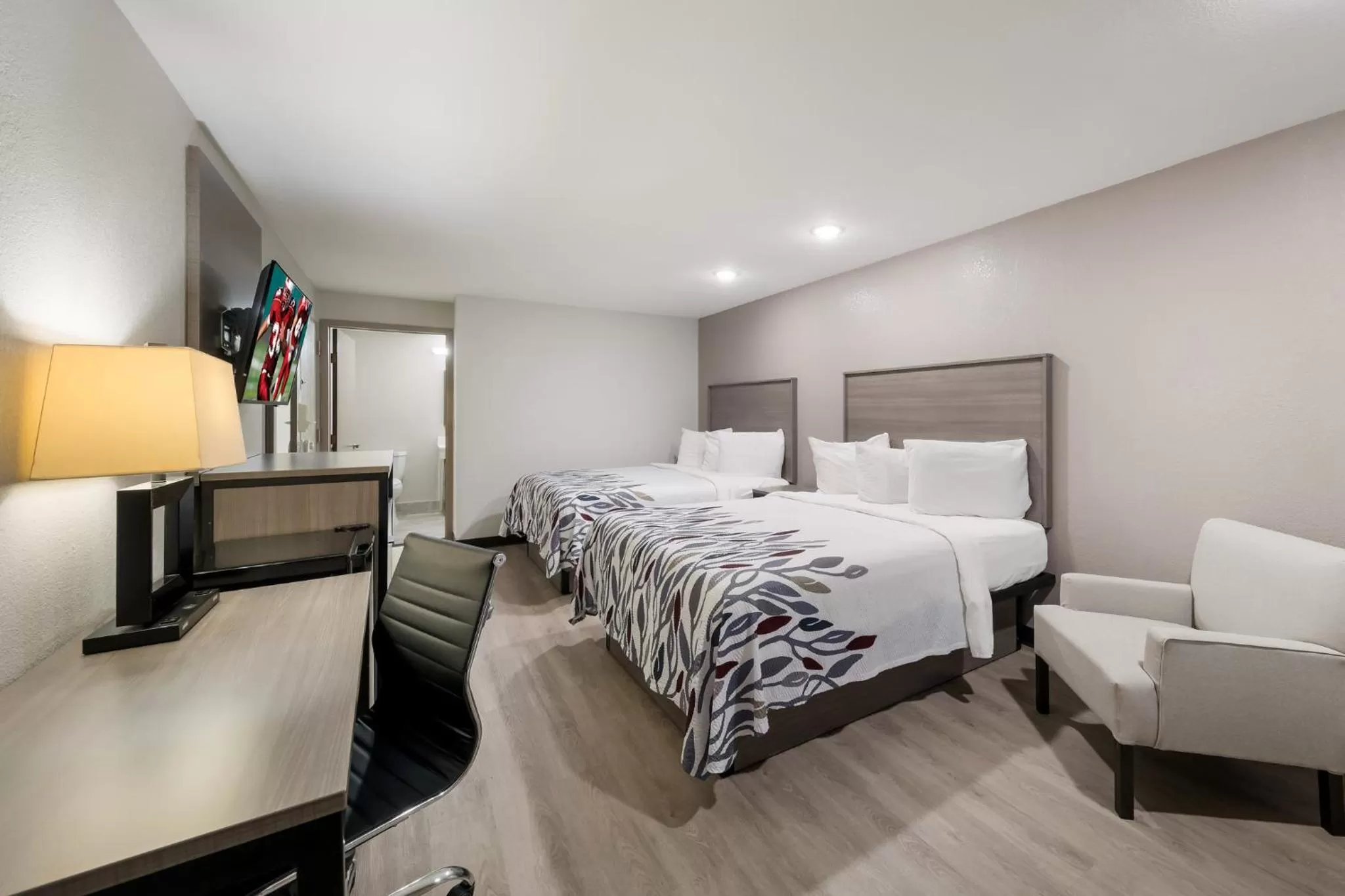 Photo of the whole room, Bed in Red Roof Inn & Conference Center McKinney