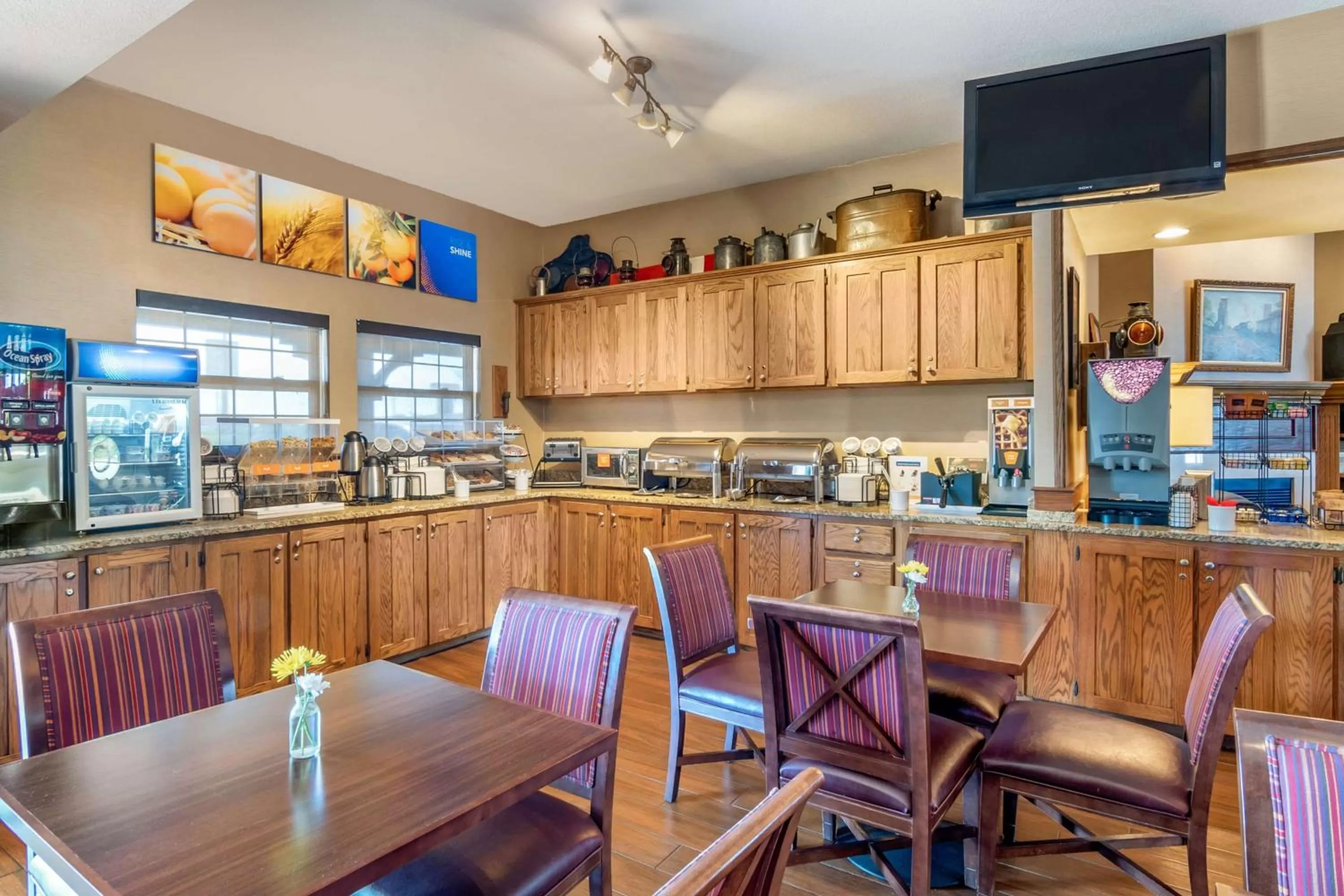 Restaurant/places to eat in Comfort Inn Sedalia Station