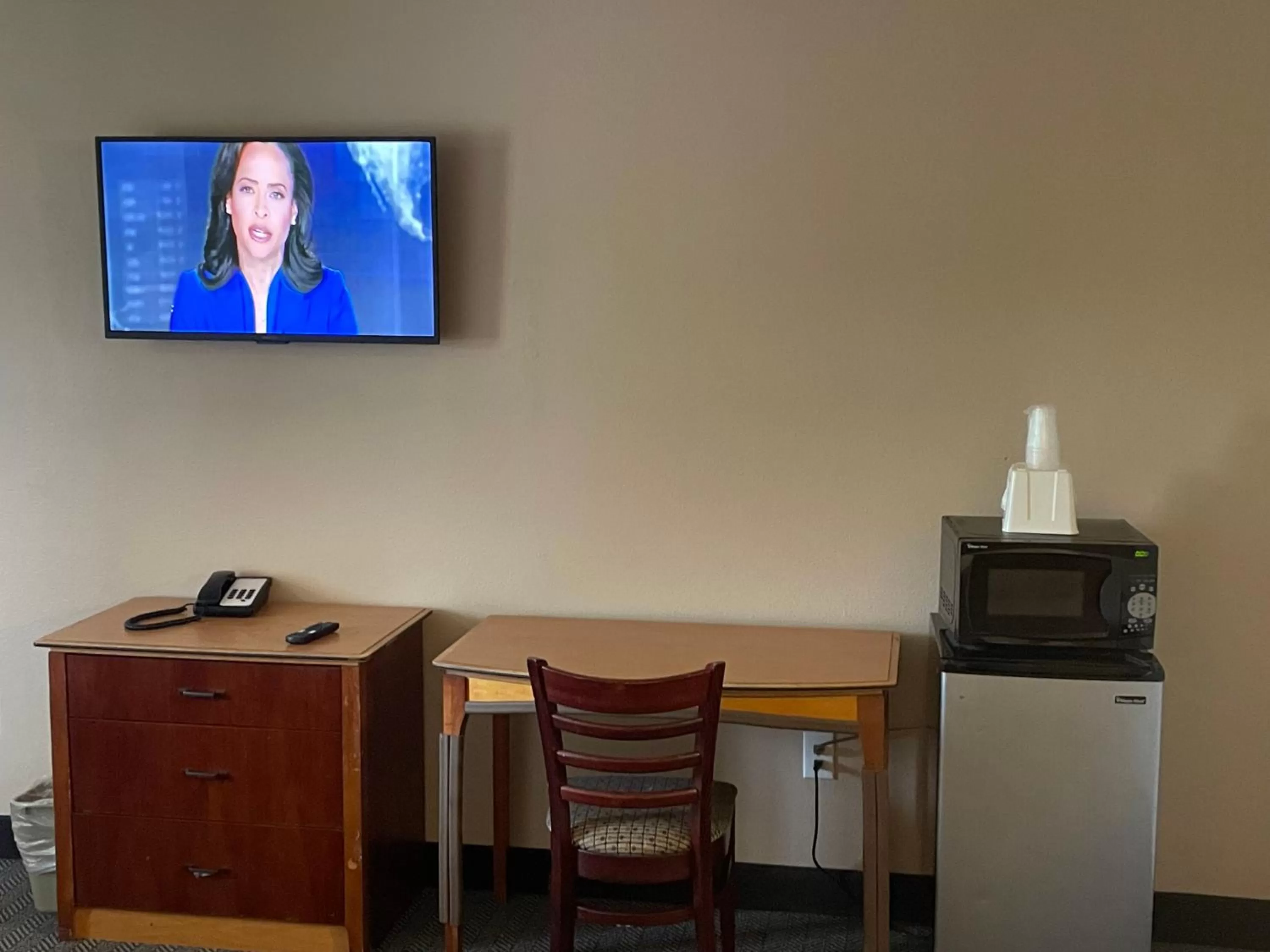 TV and multimedia in Skyway Inn - Seatac