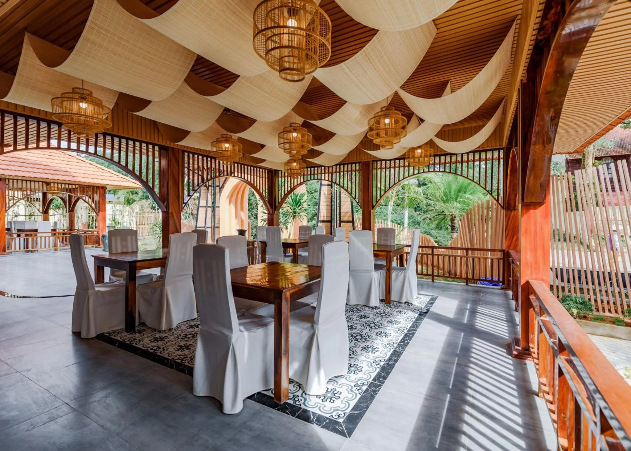 Restaurant/places to eat in Elwood Premier Resort Phu Quoc
