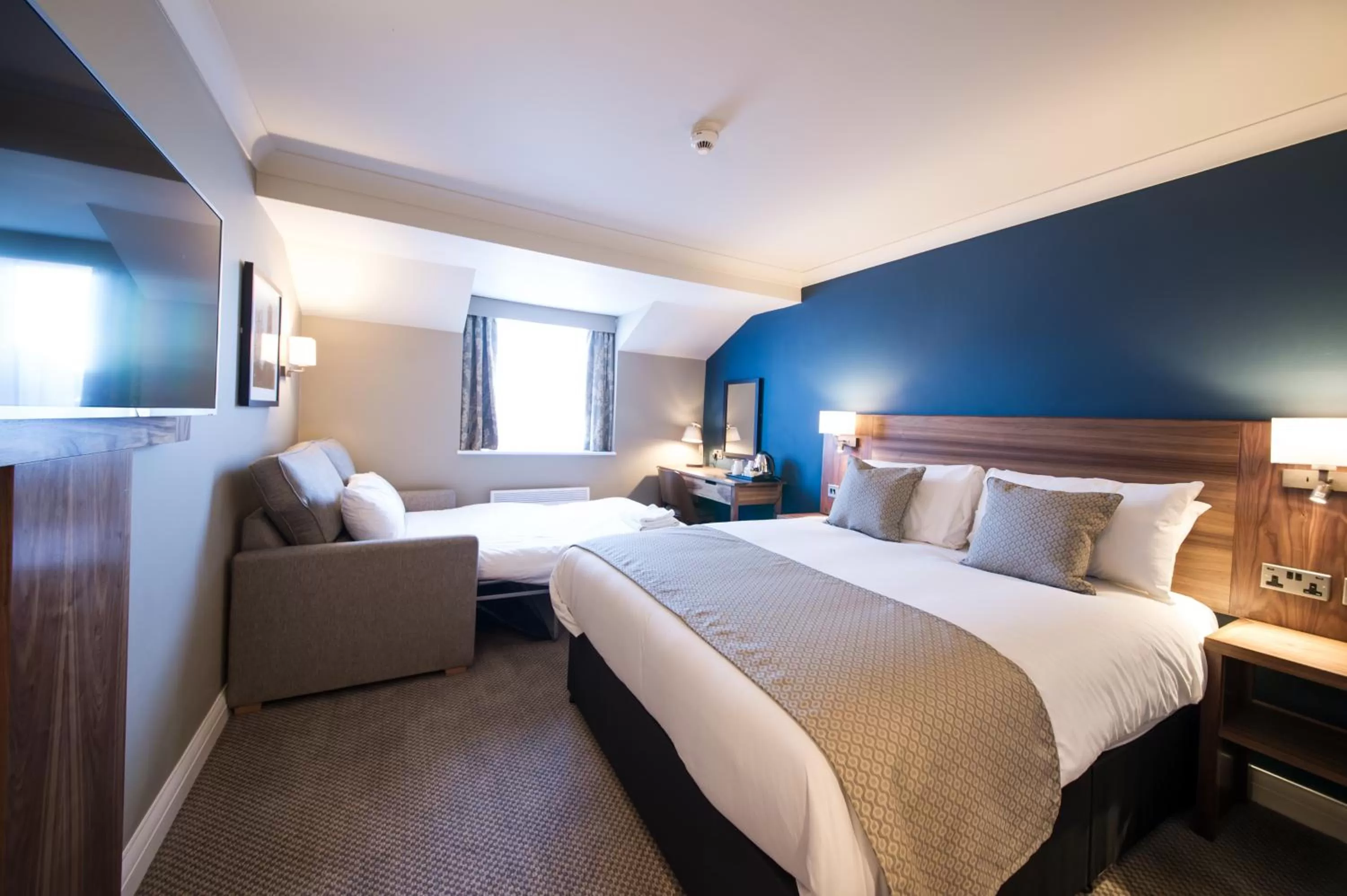 Photo of the whole room, Bed in Toby Carvery Hull by Innkeeper's Collection