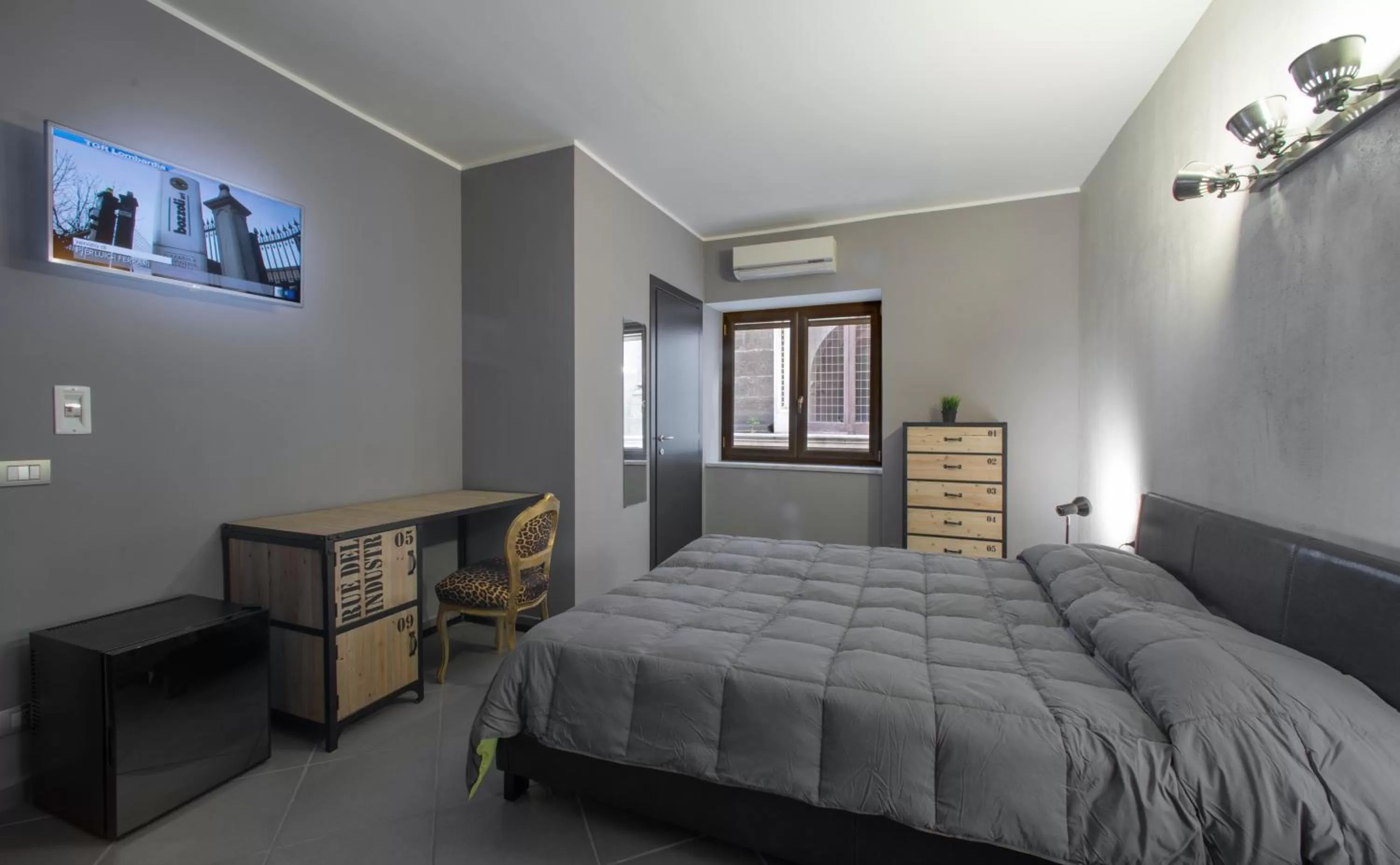 Photo of the whole room, Bed in Il Taschino Suite