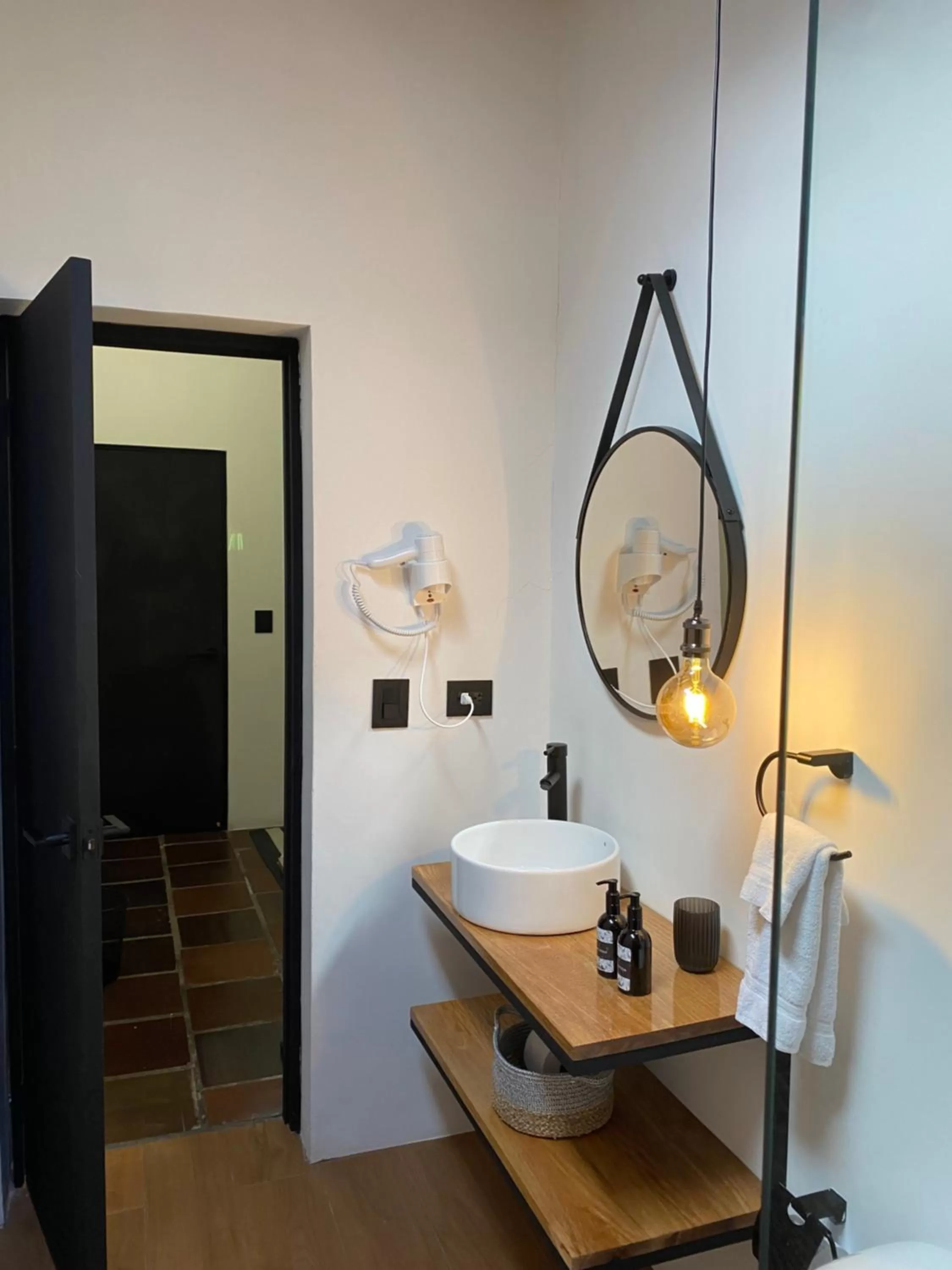 hair dresser, Bathroom in Casa Medallo