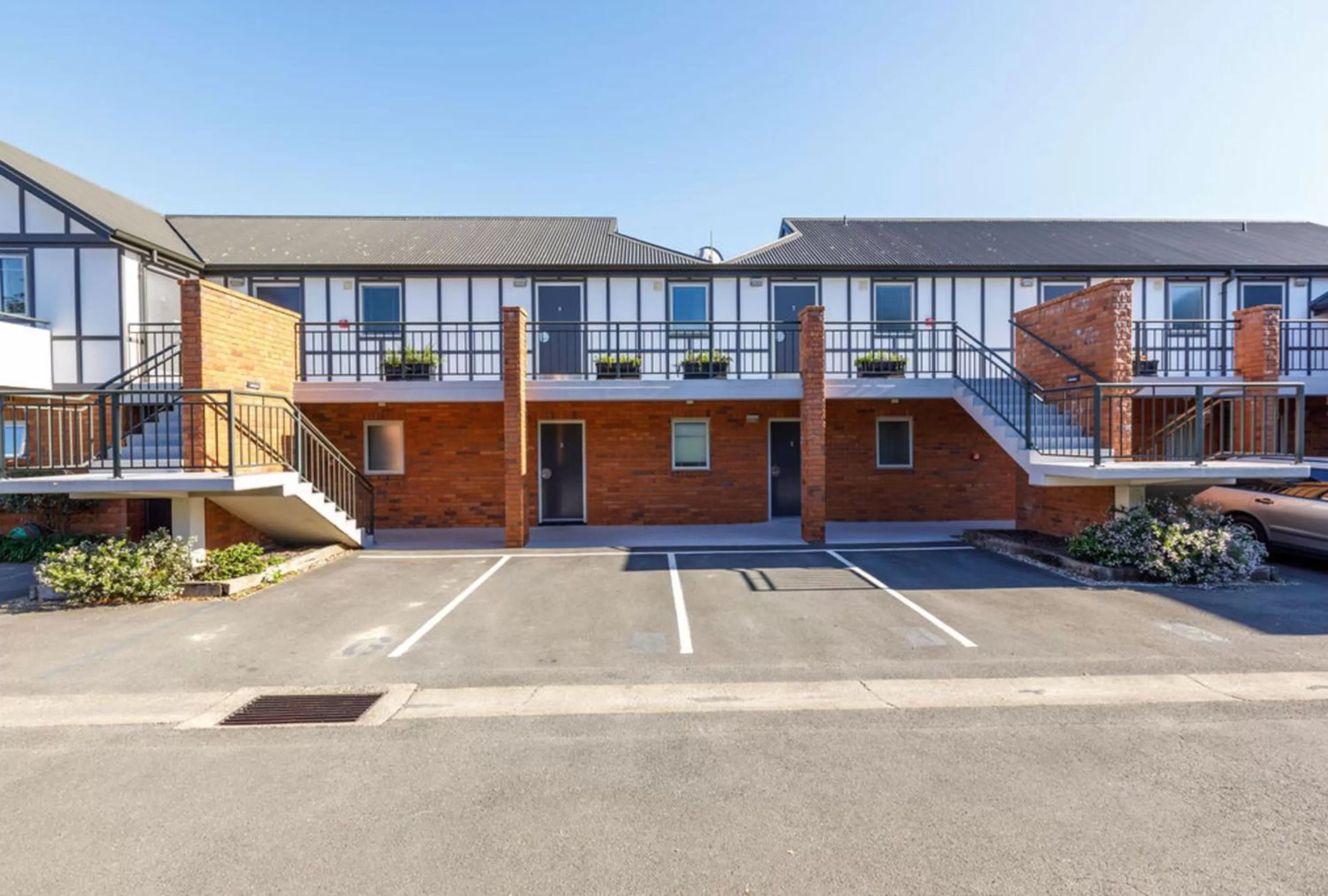 Property building in Chelsea Park Motor Lodge