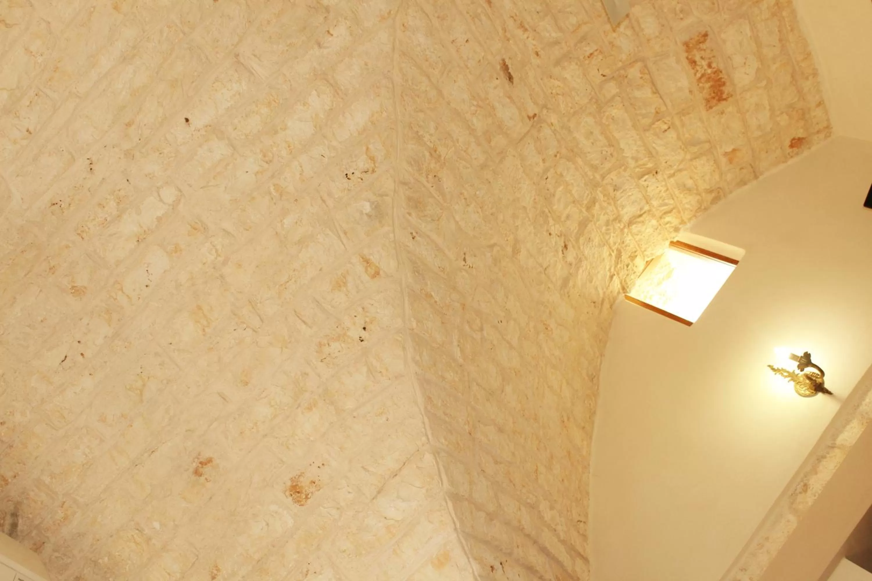 Photo of the whole room in Masseria Tolla