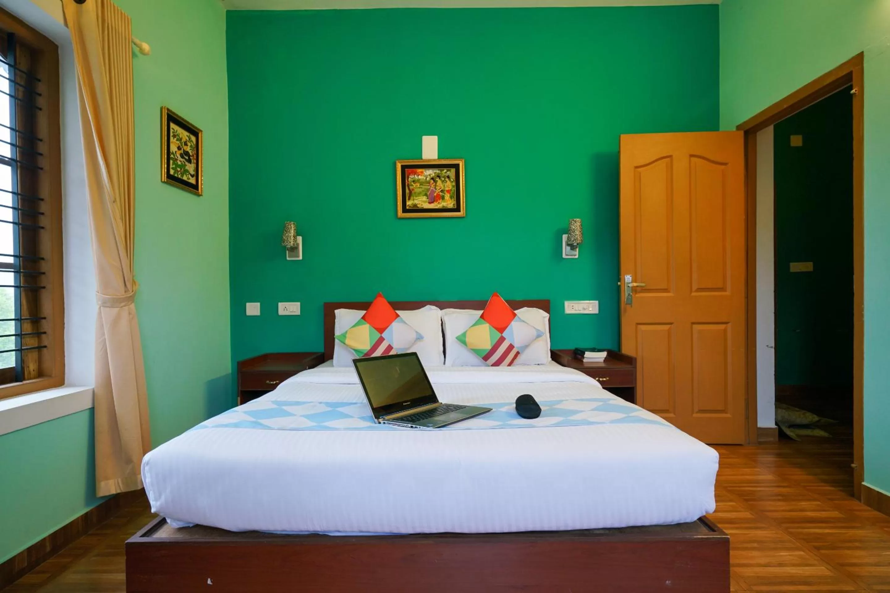Photo of the whole room, Bed in Munnar Blue Mist