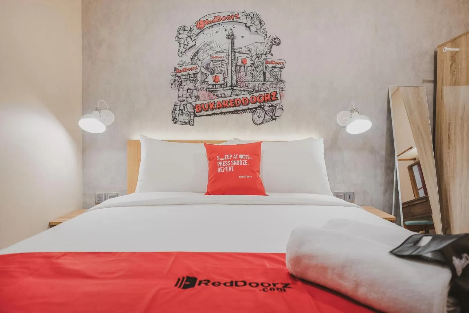 Bedroom, Bed in RedDoorz Plus @ Thamrin