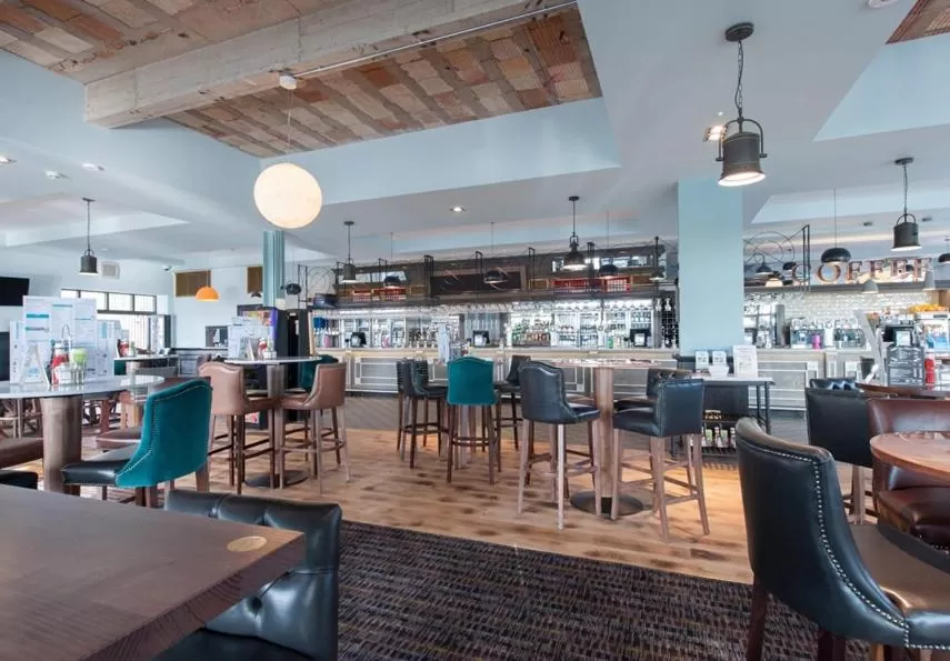 Restaurant/Places to Eat in The Saxon Crown Wetherspoon