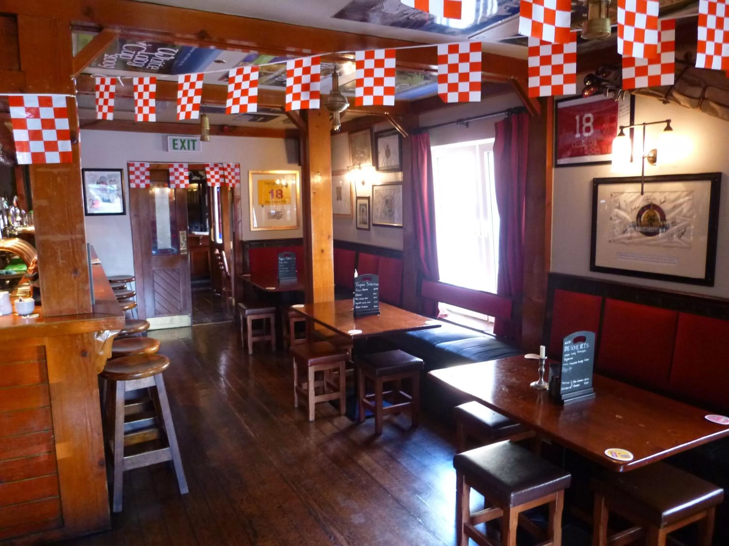 Lounge or bar in The White Lady Hotel