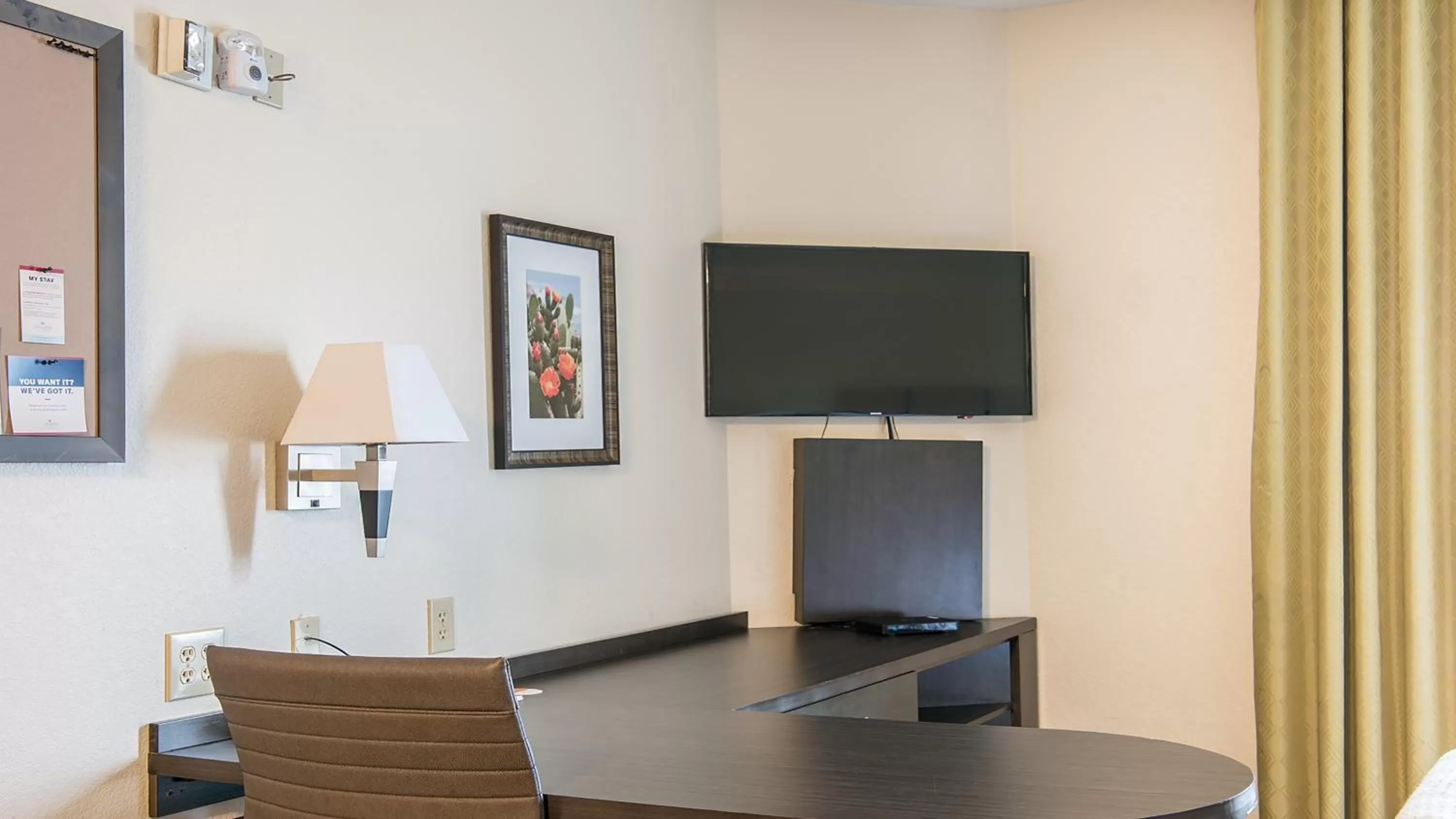 Photo of the whole room in Candlewood Suites Bay City by IHG