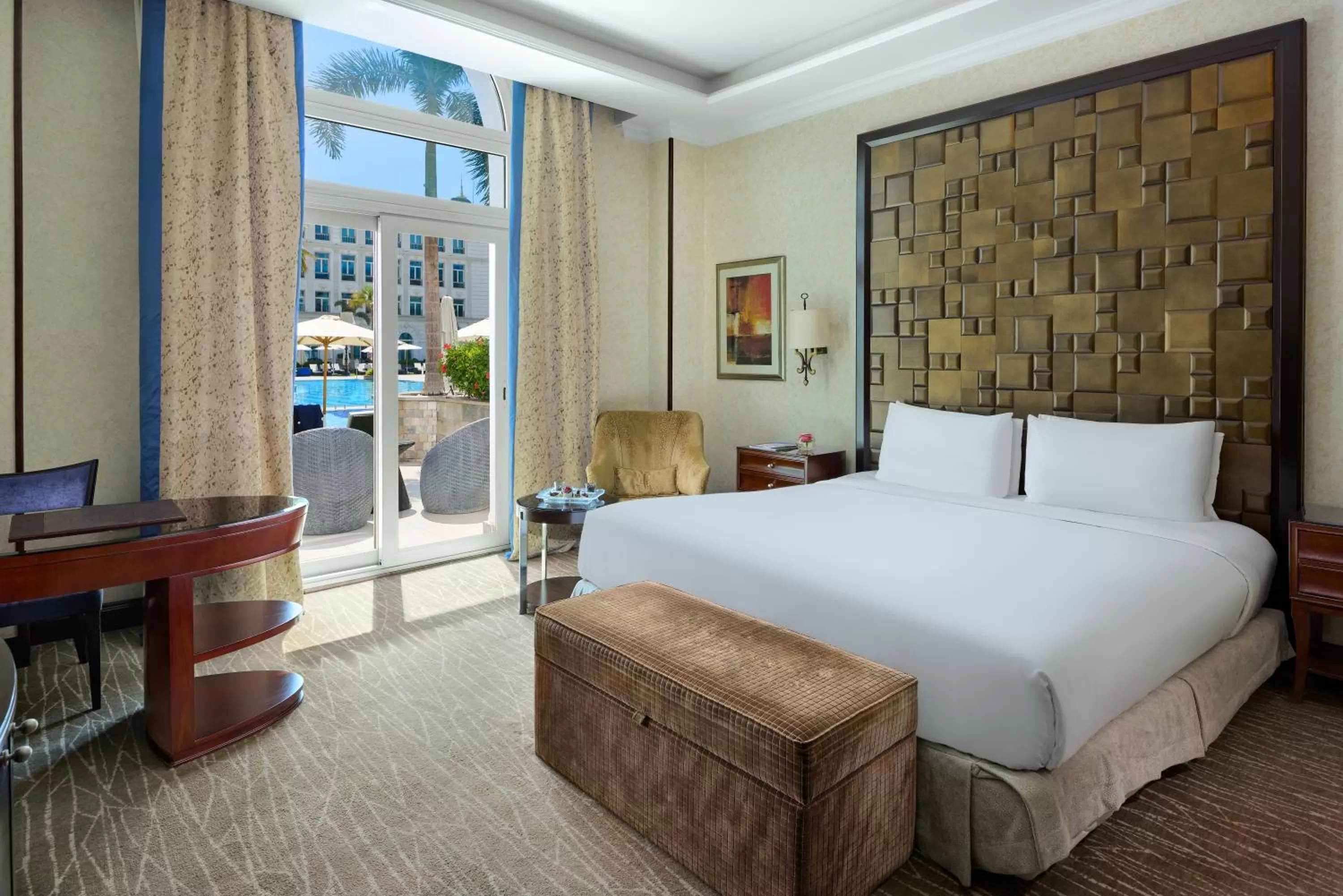 Bed in Royal Maxim Palace Kempinski Cairo