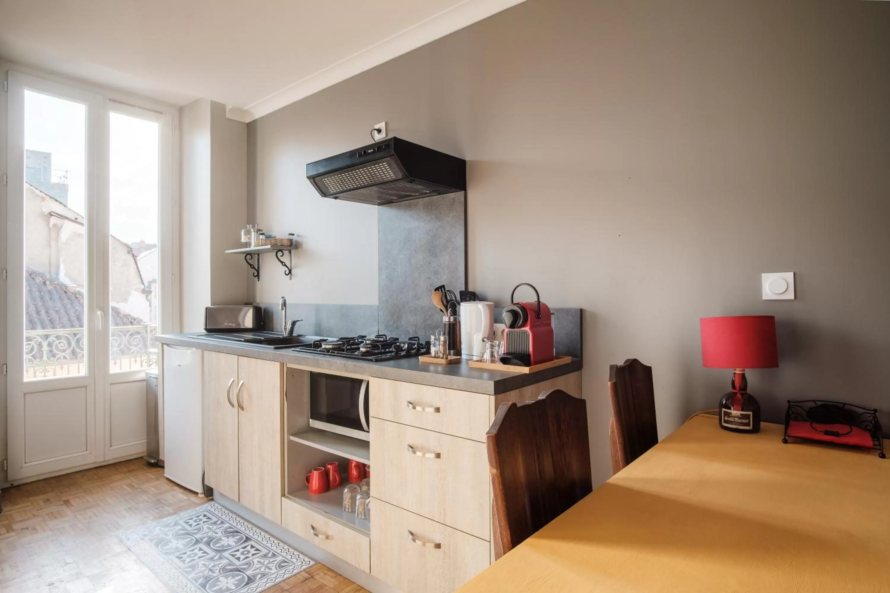 Kitchen or kitchenette, Kitchen/Kitchenette in Dupain & Dubeurre Appart'Hôtel - Parking