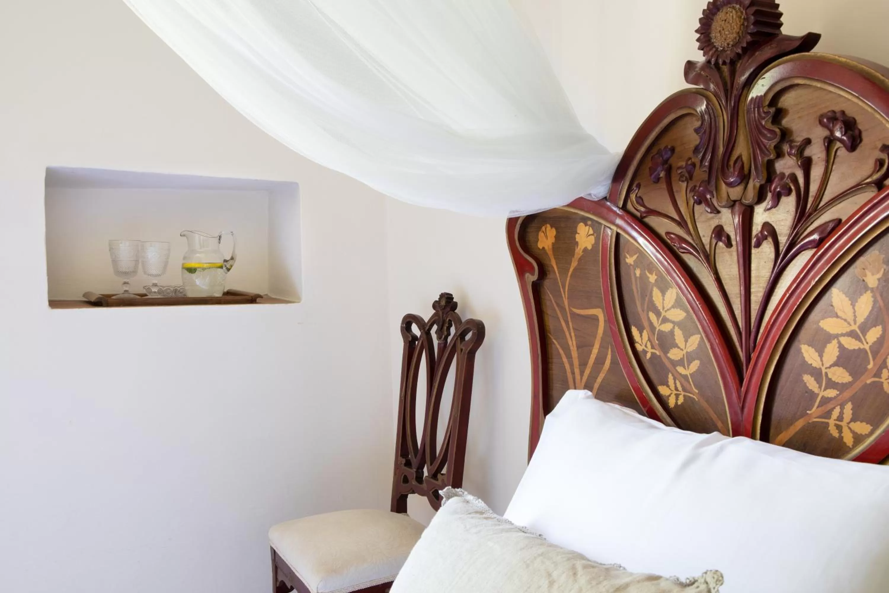 Decorative detail, Bed in B&B Can Casadella