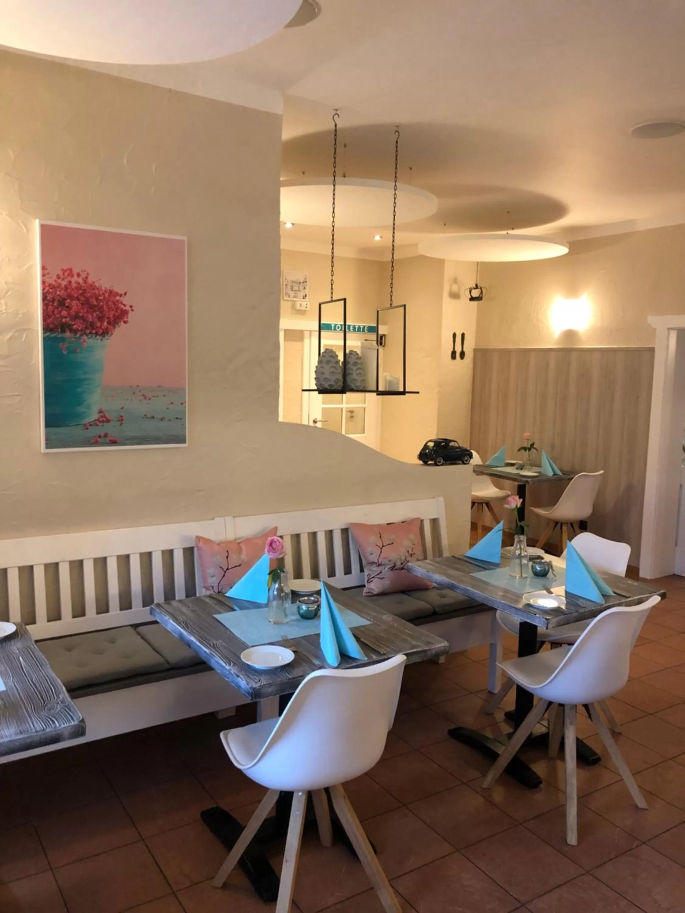 Restaurant/places to eat in Hotel Colosseum