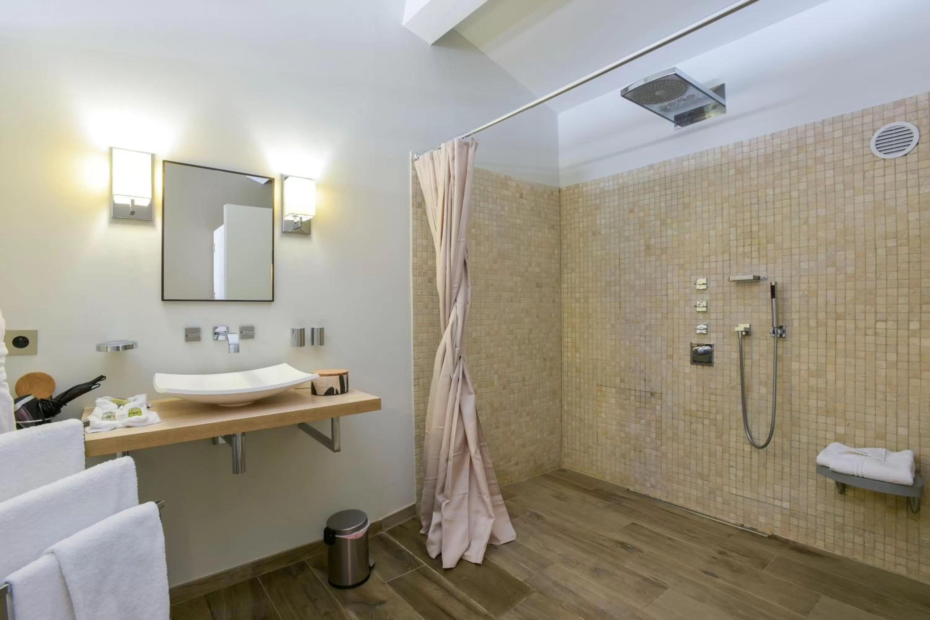 Bathroom in Domaine la Pierre Blanche