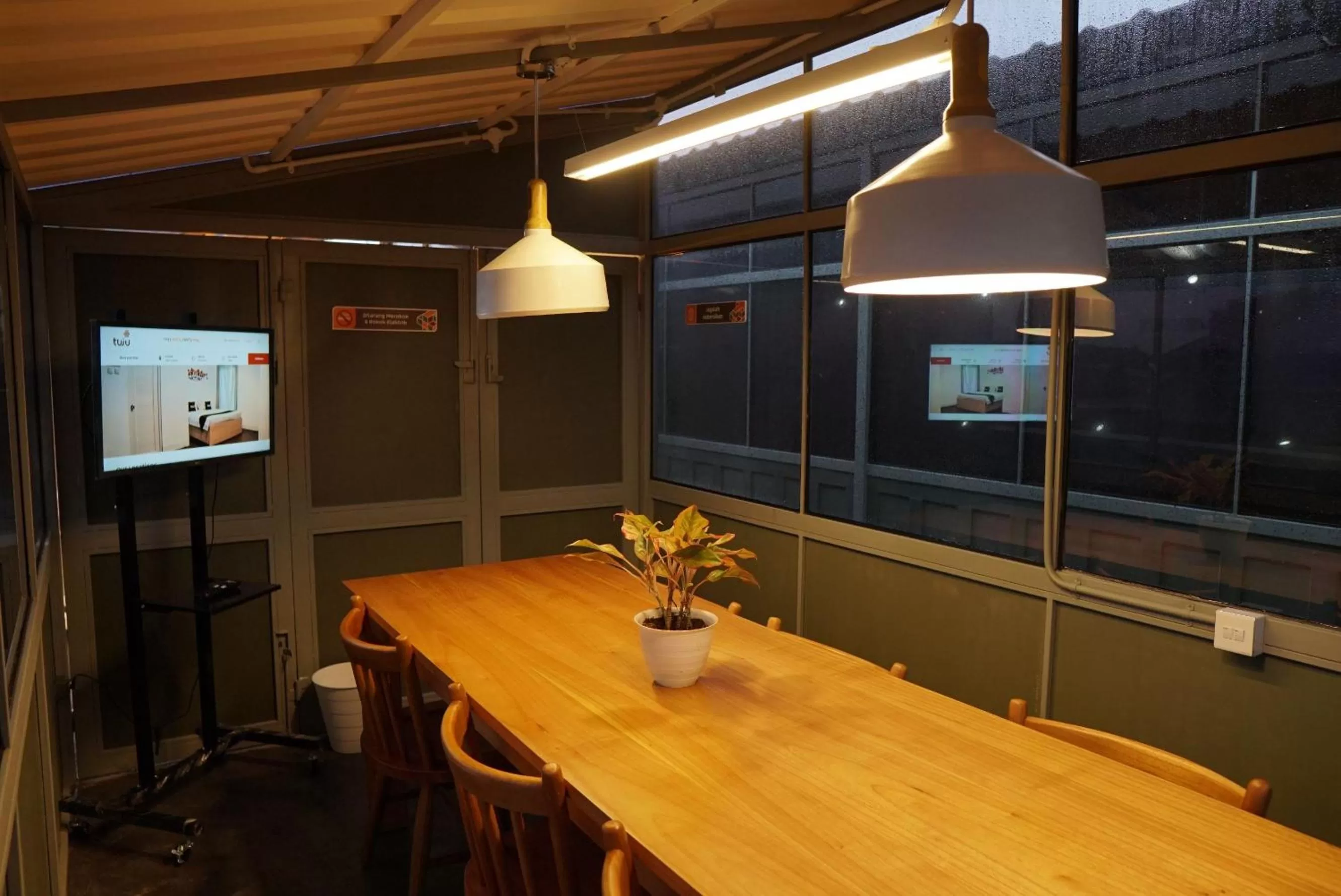 Lounge or bar in Tuju Abuserin Syariah