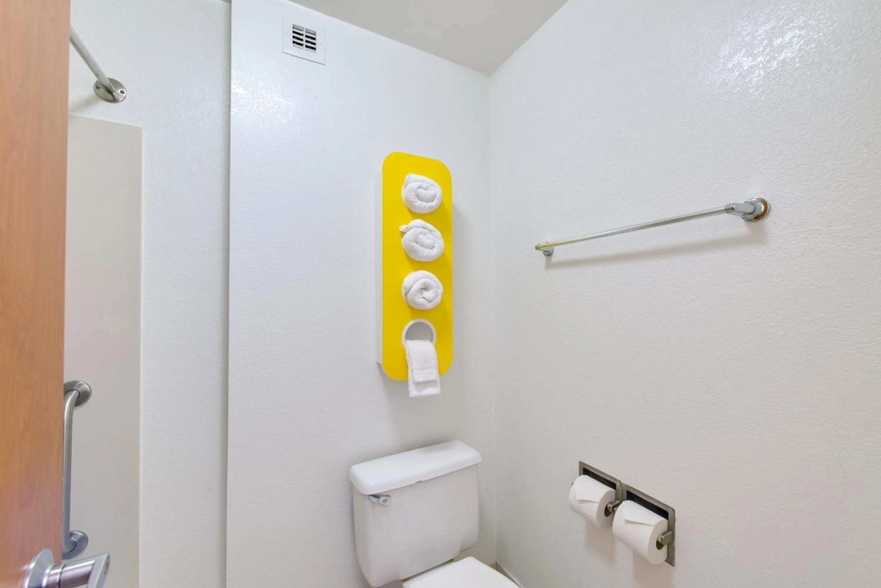 Bathroom in Motel 6 Virginia Beach