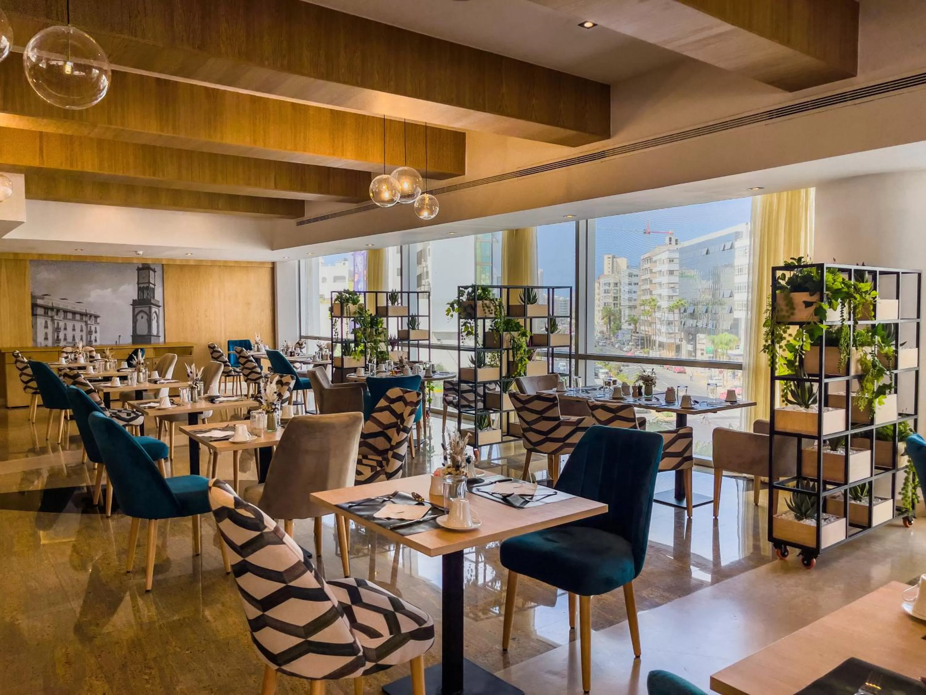 Restaurant/places to eat in Kenzi Tower Hotel