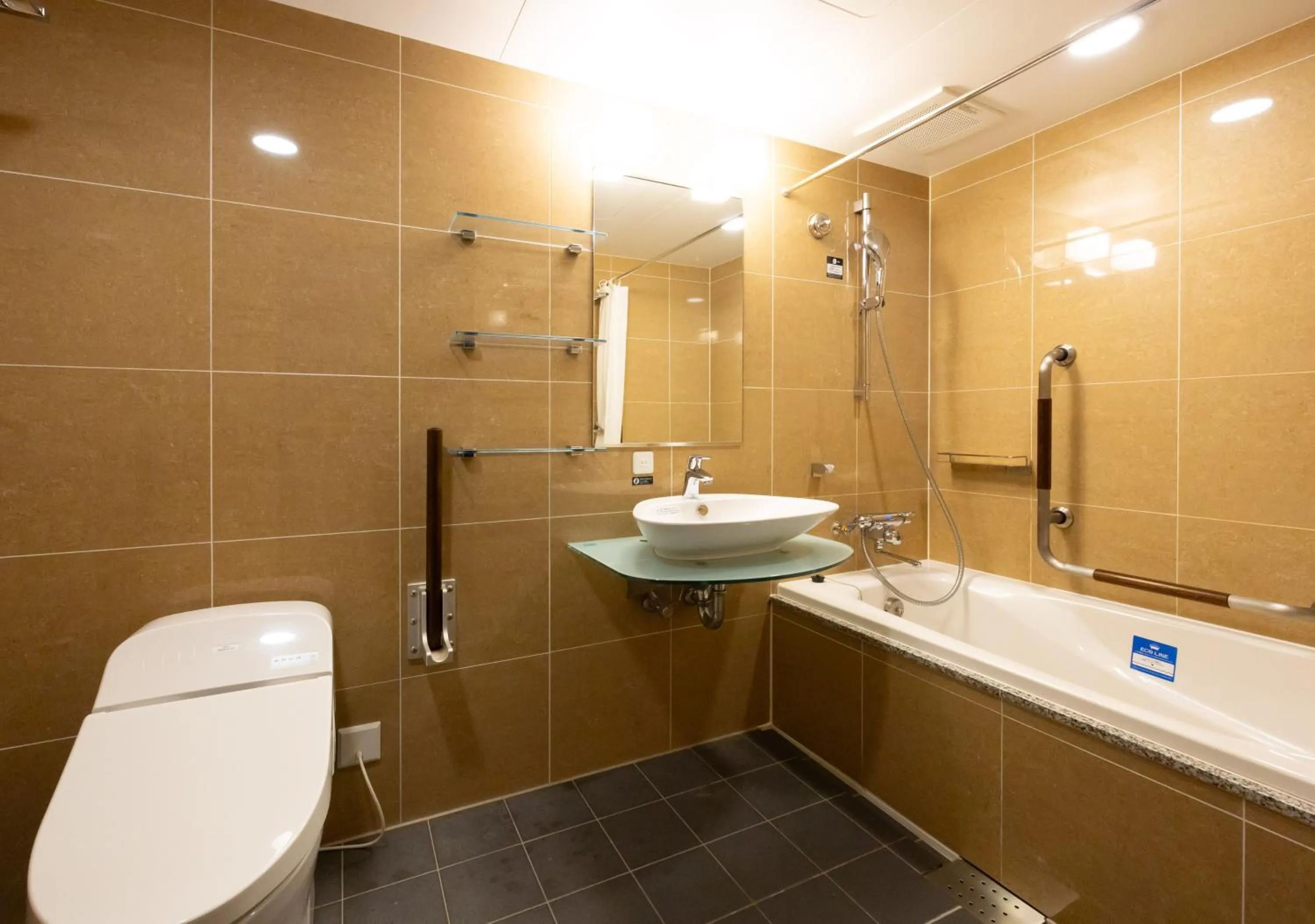 Shower in APA Hotel Osaka Umeda