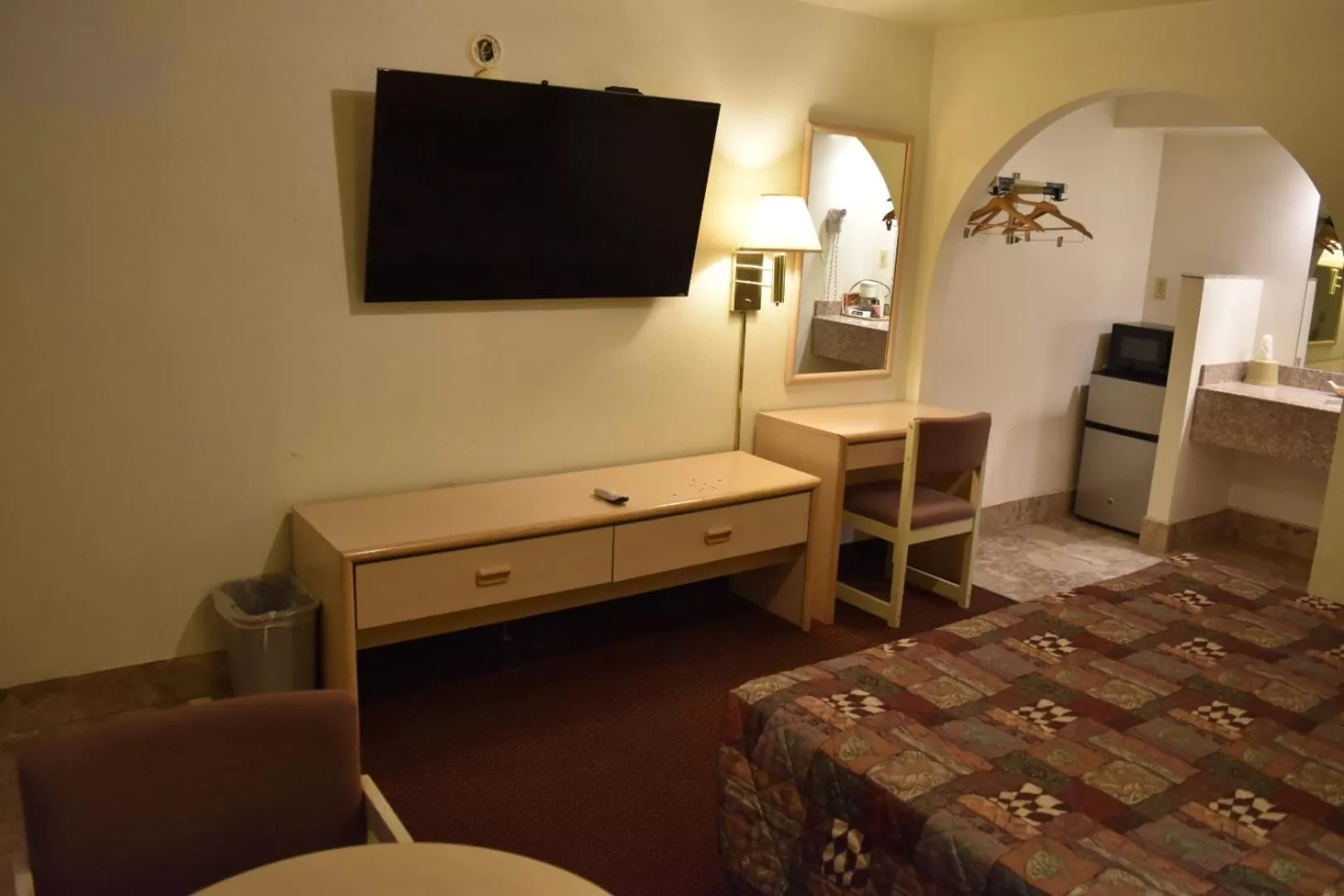 TV/Entertainment Center in Travelodge by Wyndham Farmington