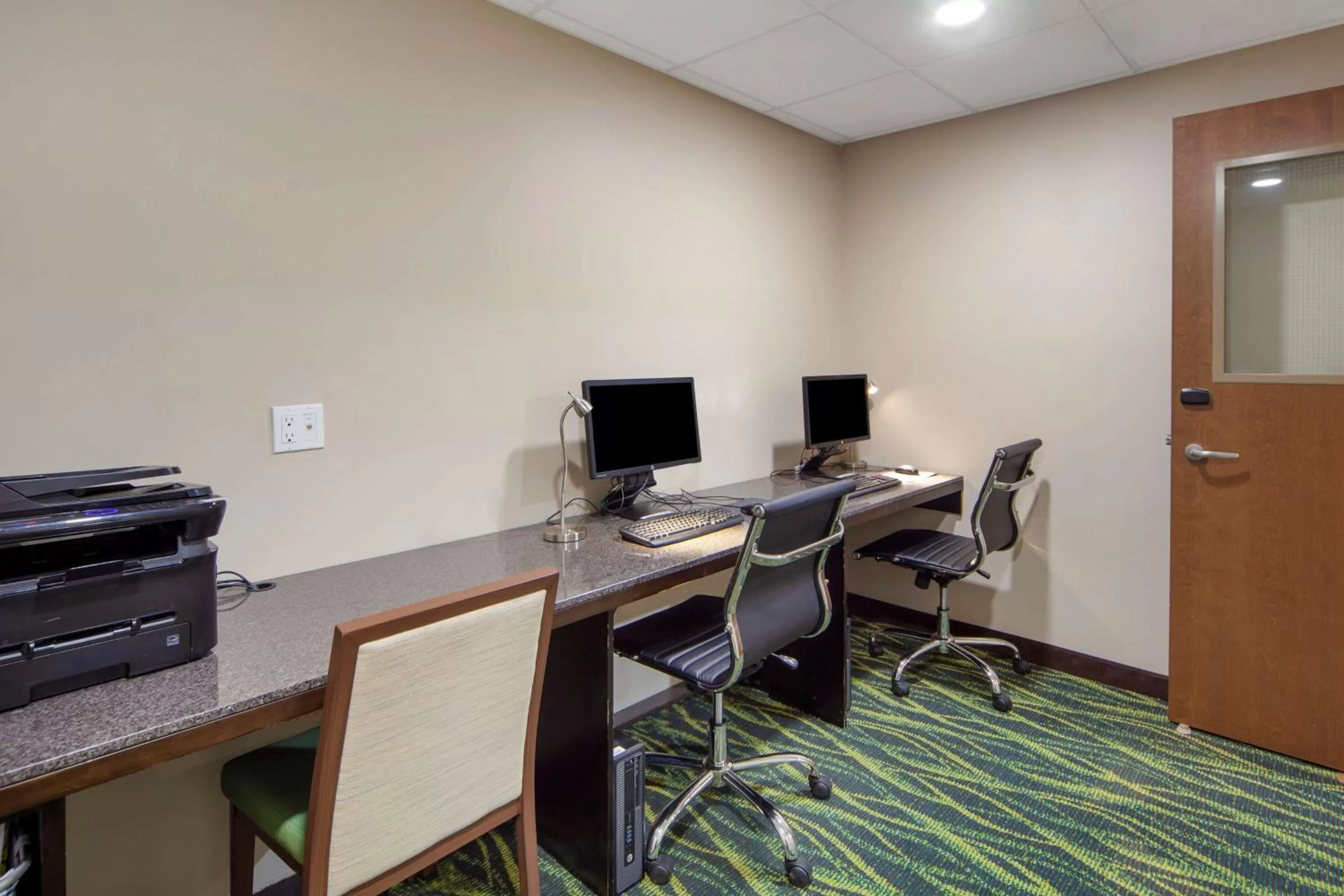 Business facilities in Best Western PLUS Fort Saskatchewan Inn & Suites